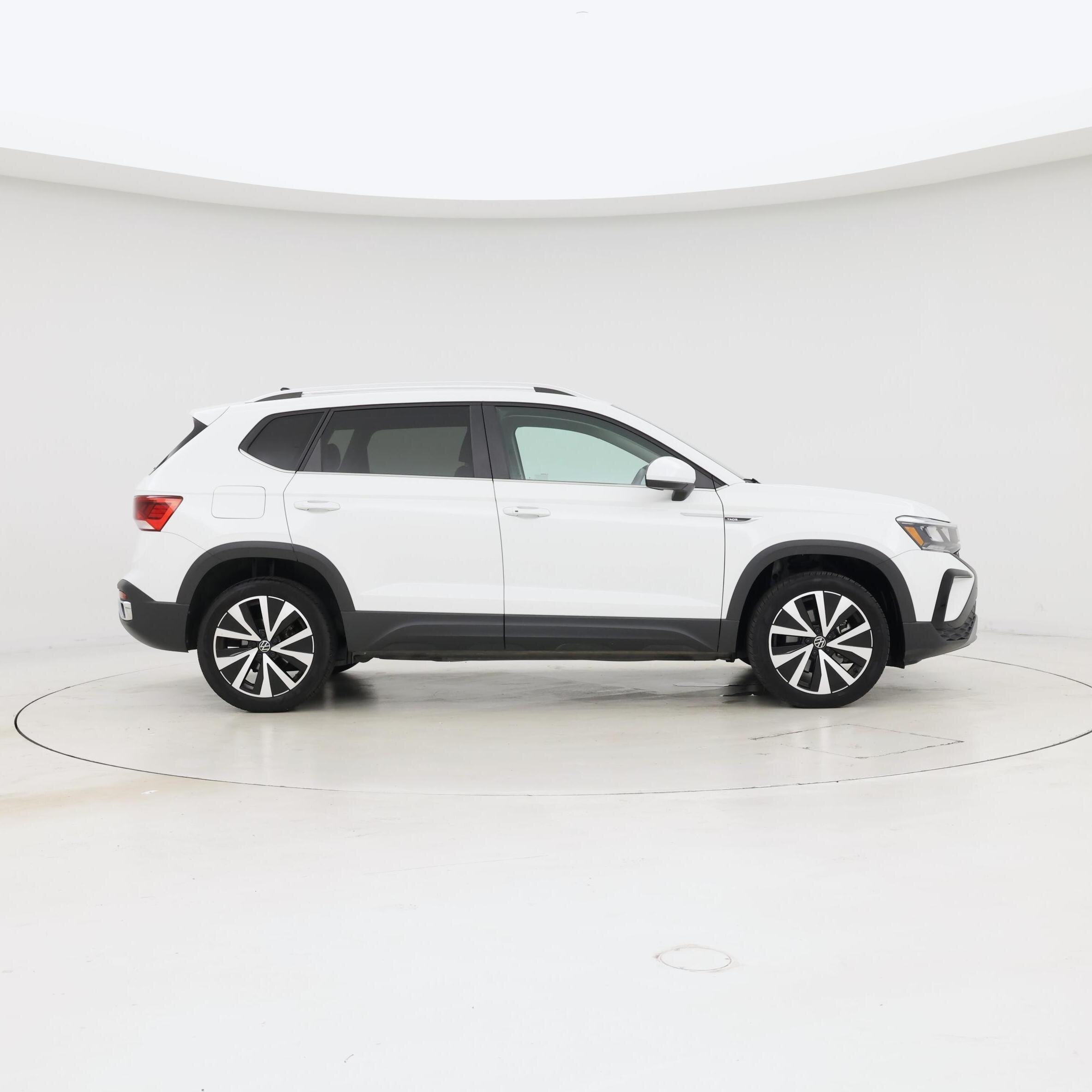 Thumbnail: 2023 Volkswagen Taos - 7