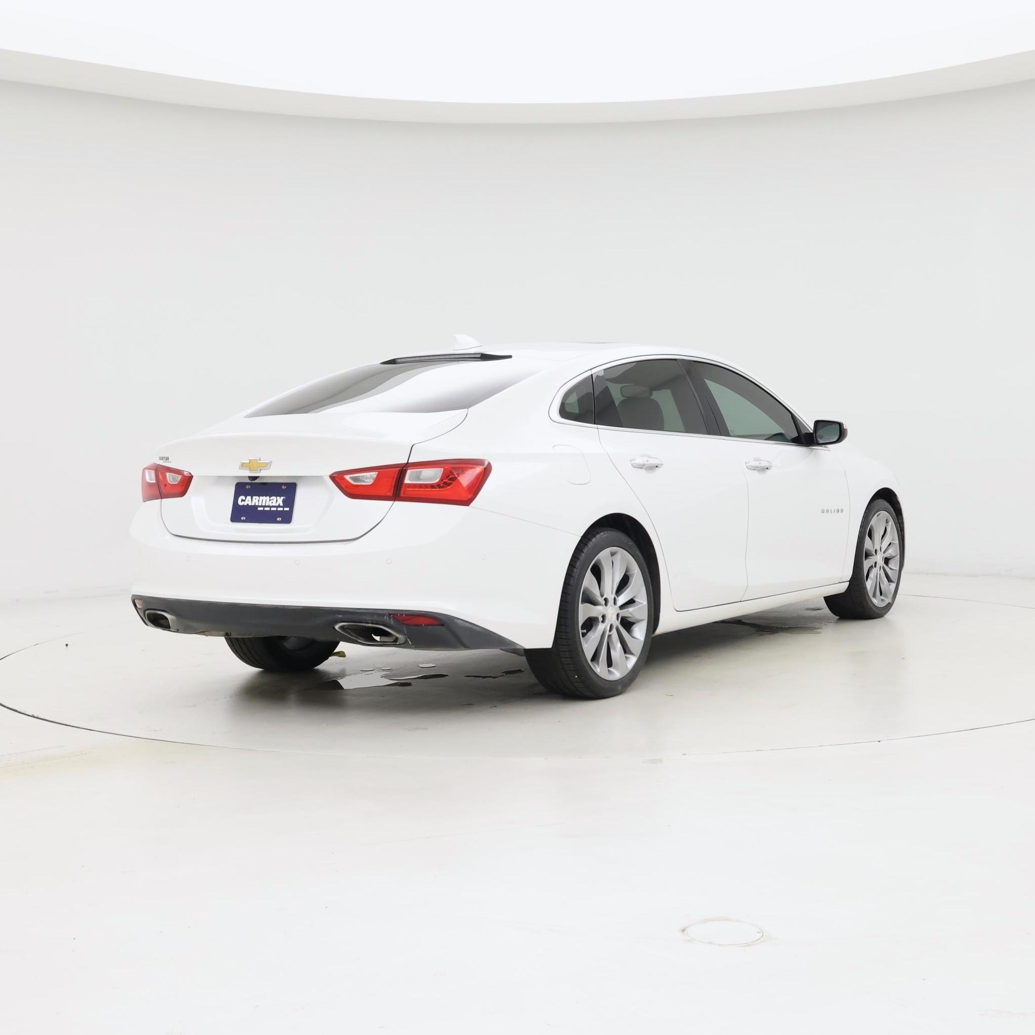 Thumbnail: 2017 Chevrolet Malibu - 8