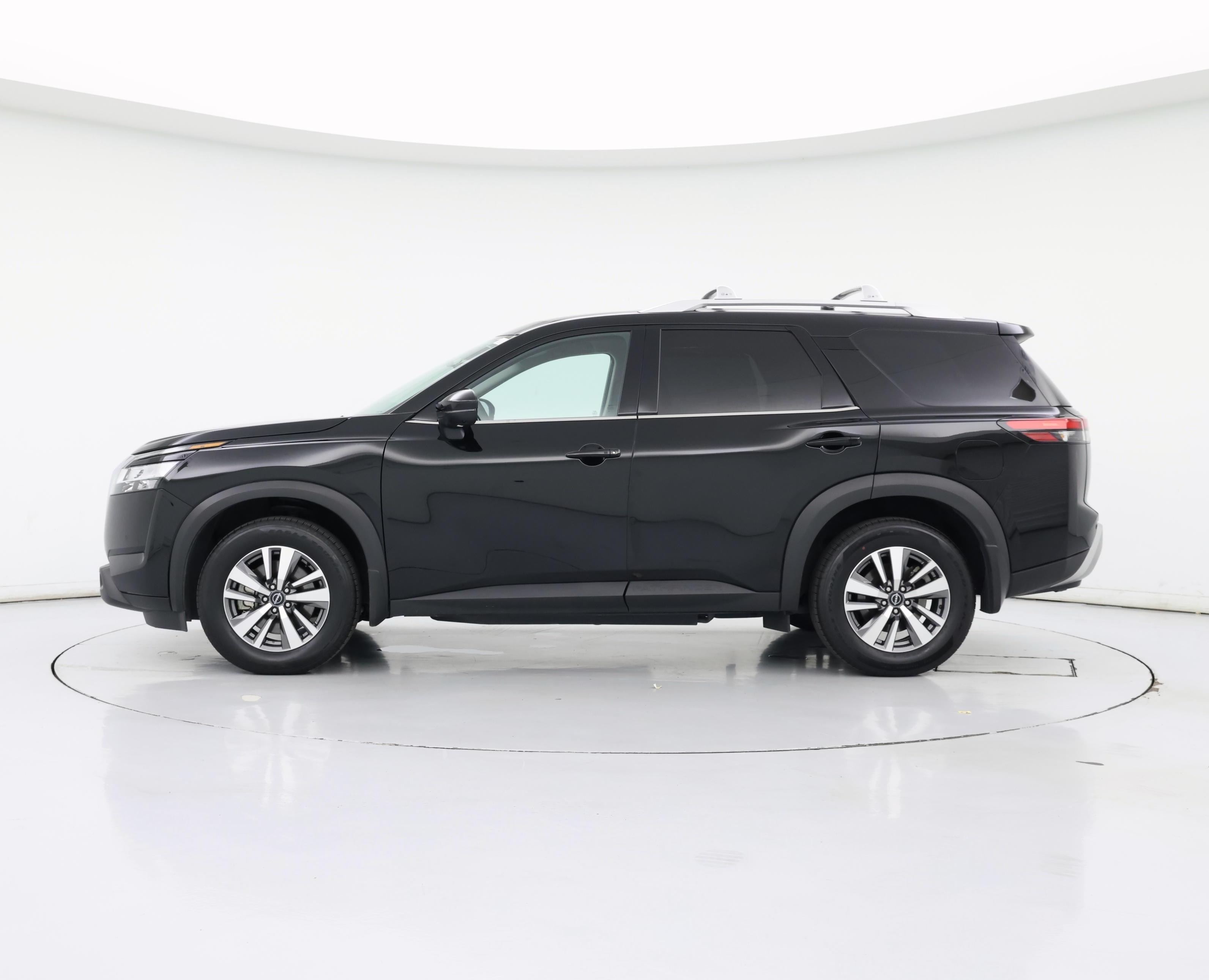 Thumbnail: 2022 Nissan Pathfinder - 3