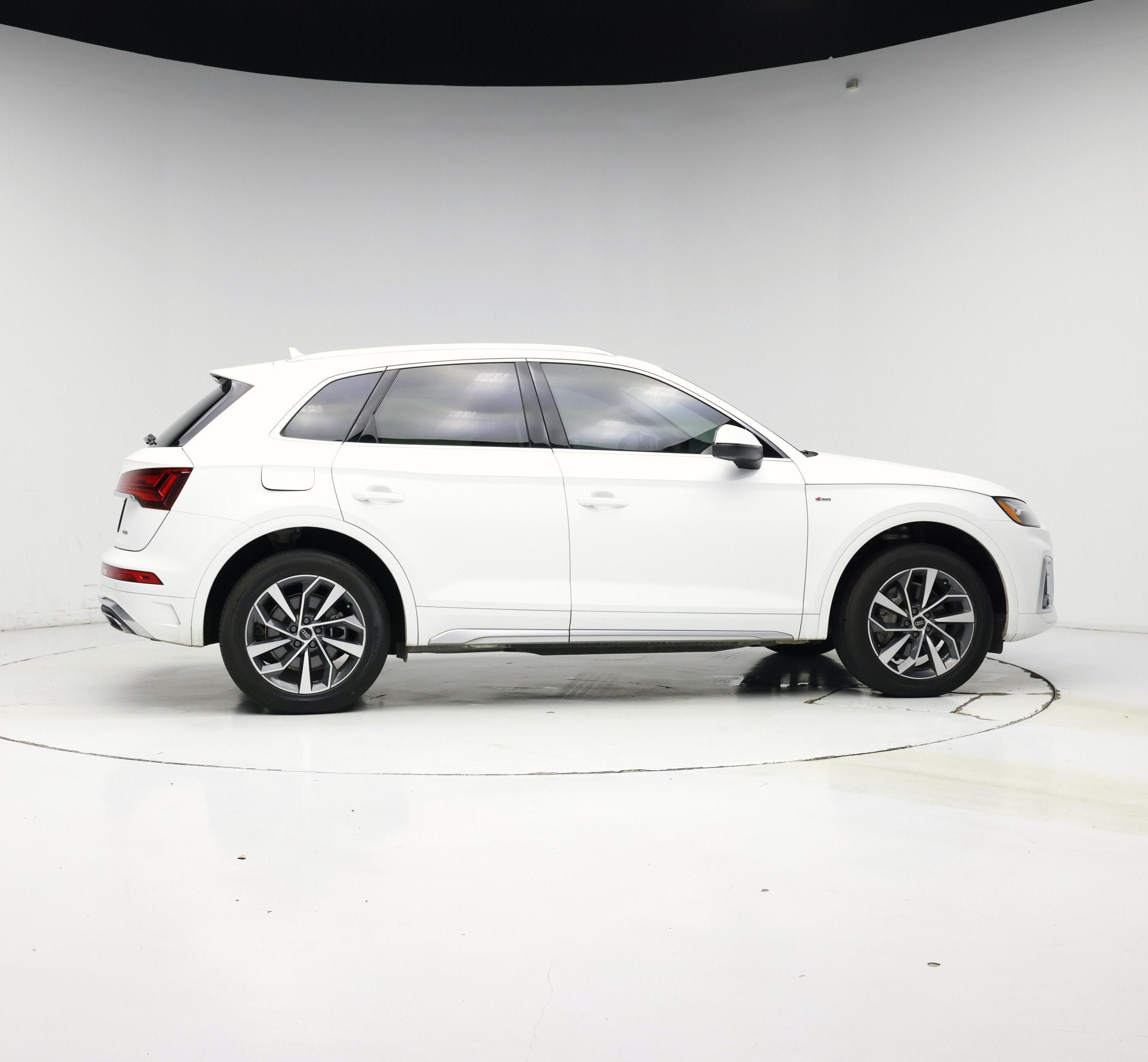 Thumbnail: 2023 Audi Q5 - 7