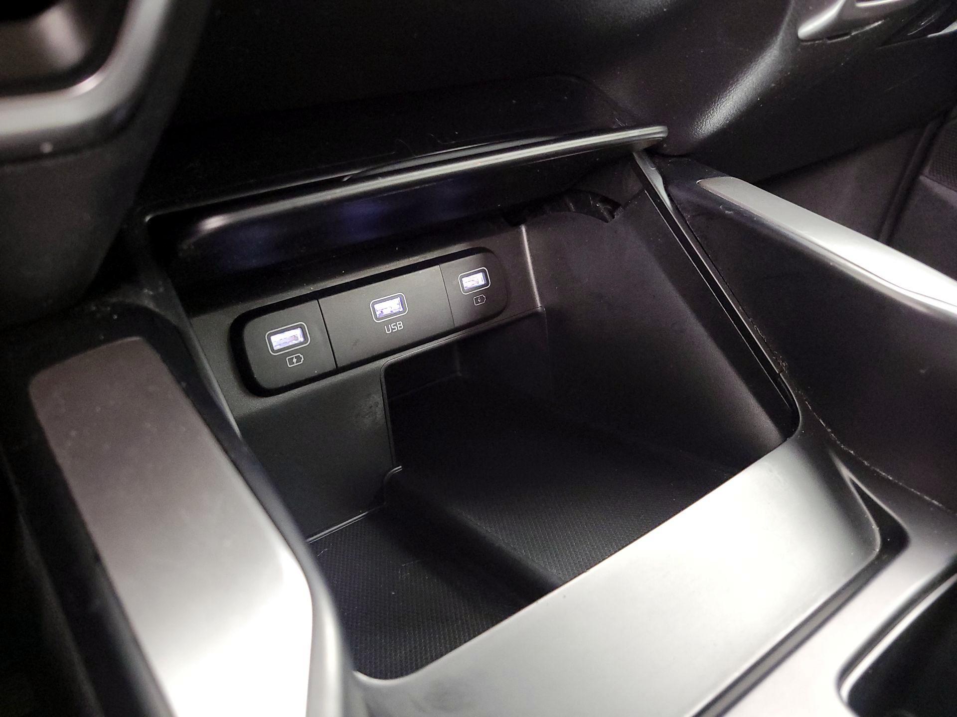 Thumbnail: 2021 Kia Sorento - 18