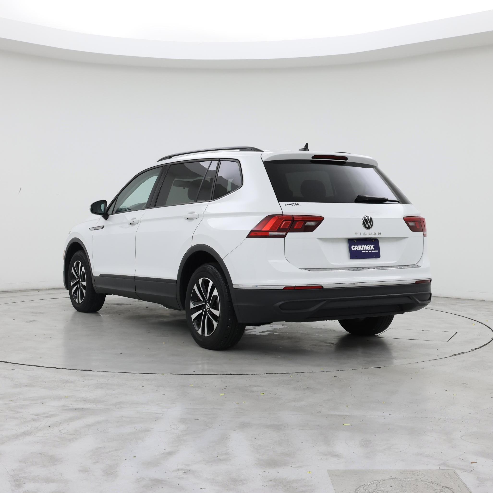 Thumbnail: 2022 Volkswagen Tiguan - 2