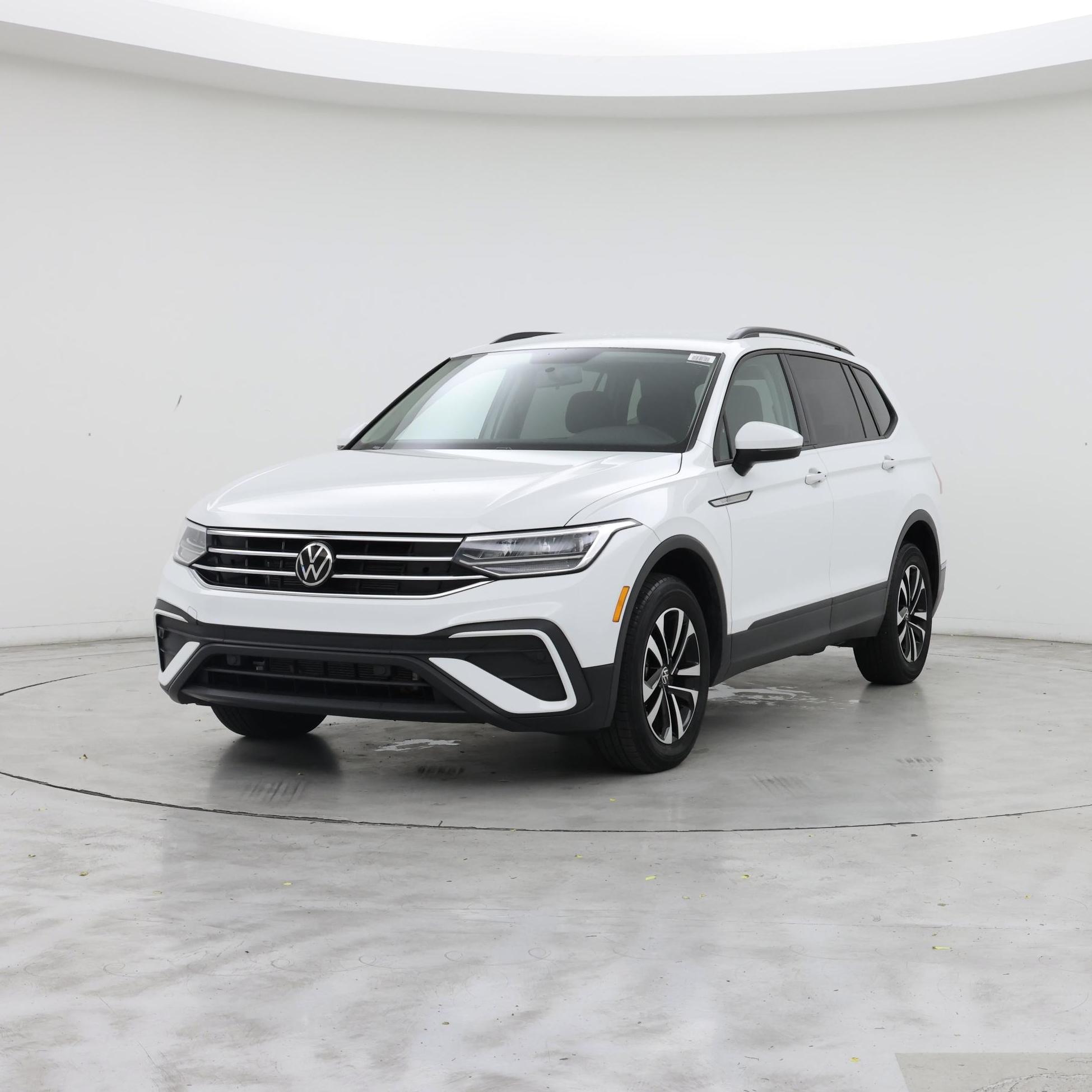 Thumbnail: 2022 Volkswagen Tiguan - 4