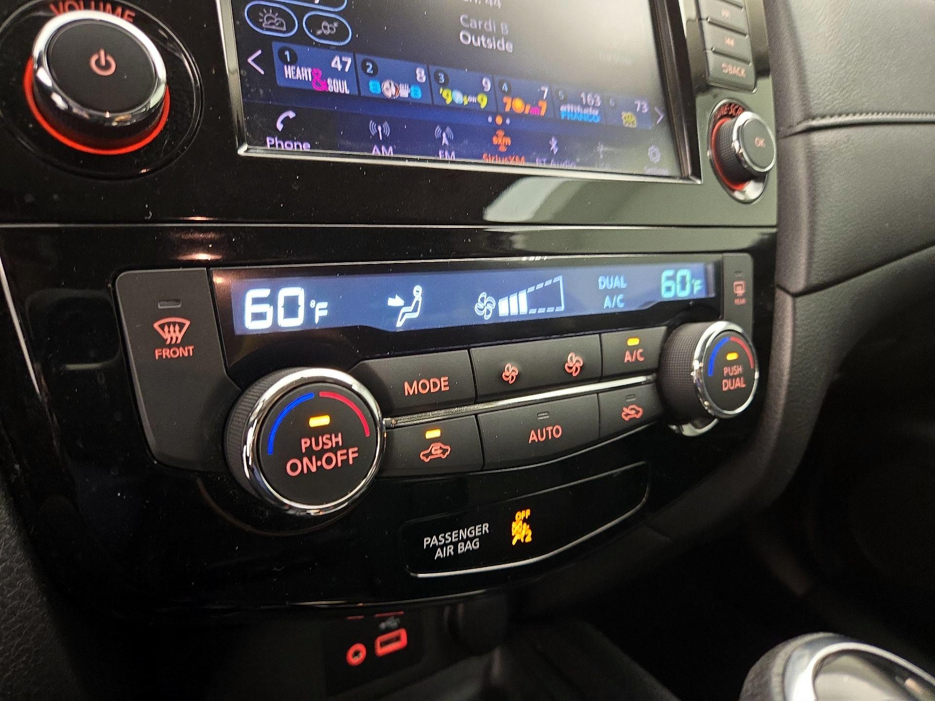 Thumbnail: 2018 Nissan Rogue - 16