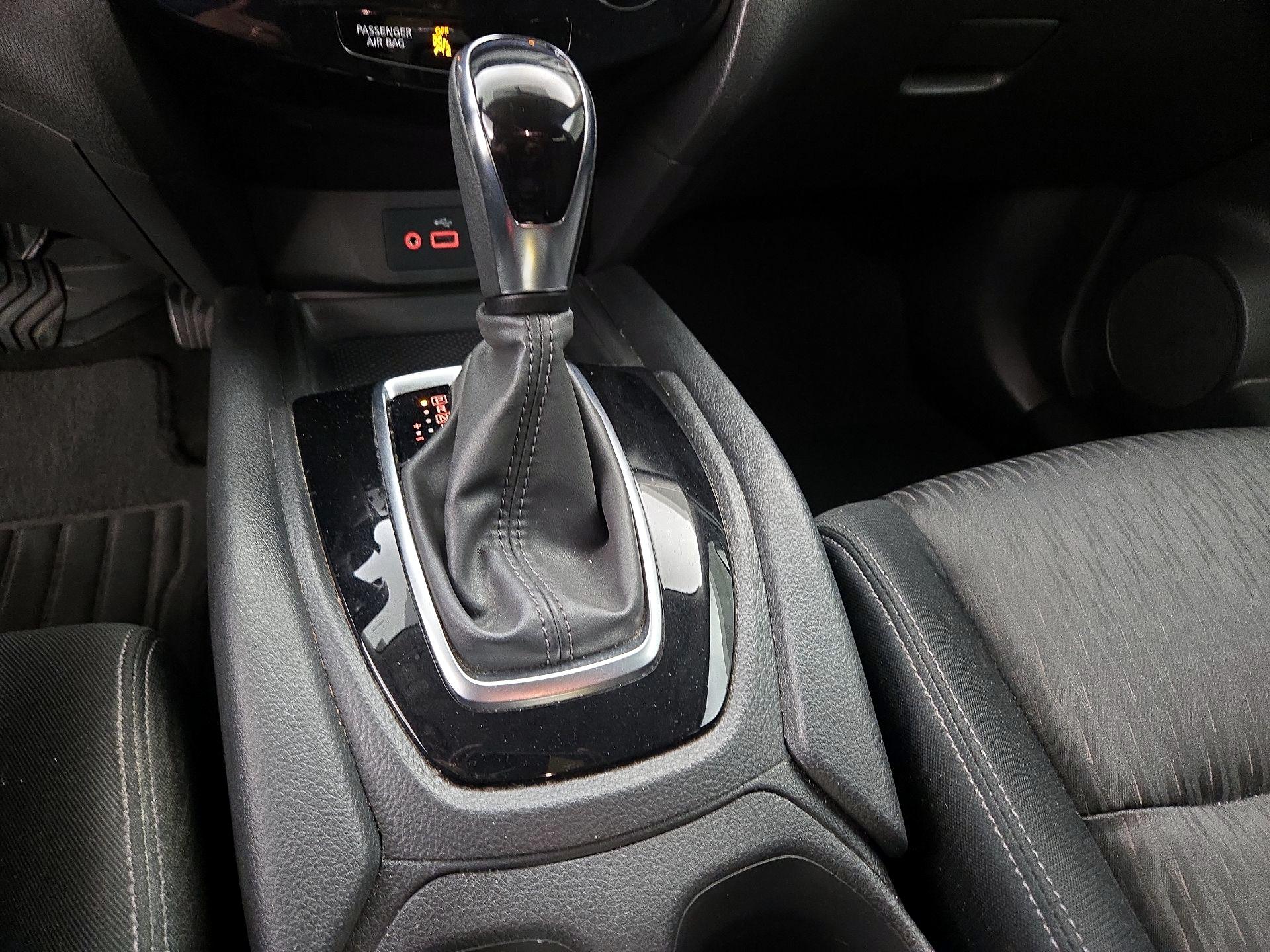 Thumbnail: 2018 Nissan Rogue - 17