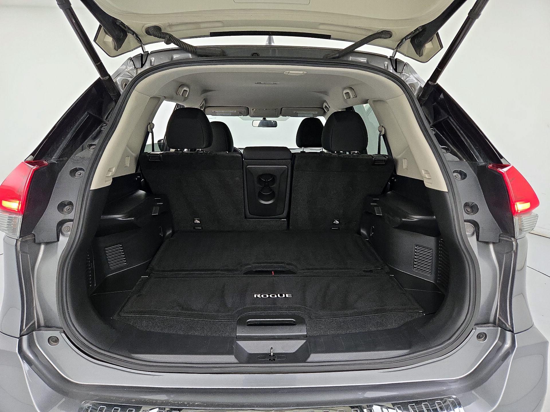 Thumbnail: 2018 Nissan Rogue - 20
