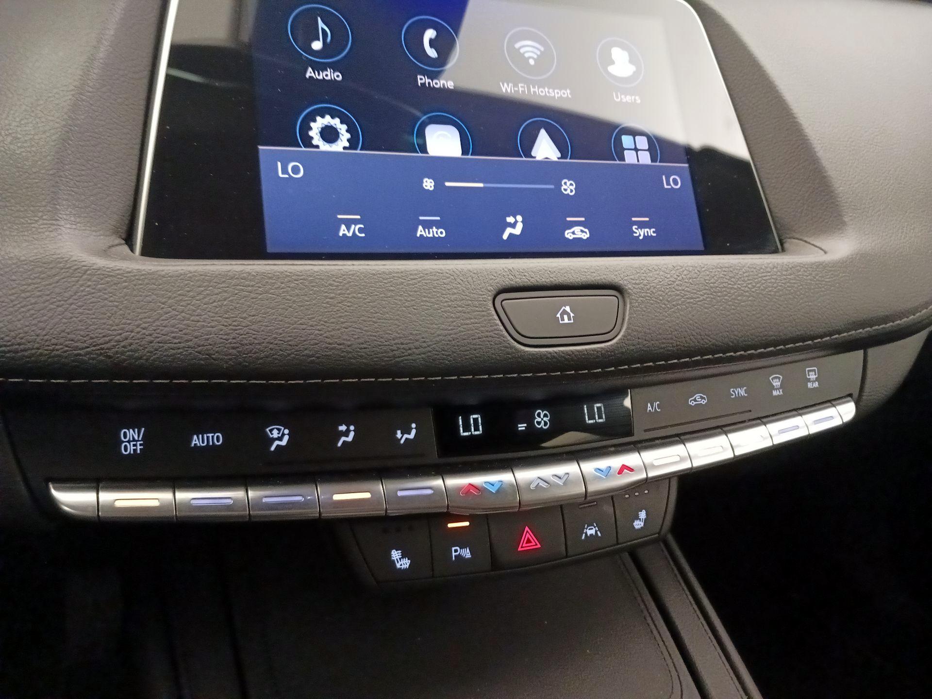 Thumbnail: 2022 Cadillac XT4 - 14