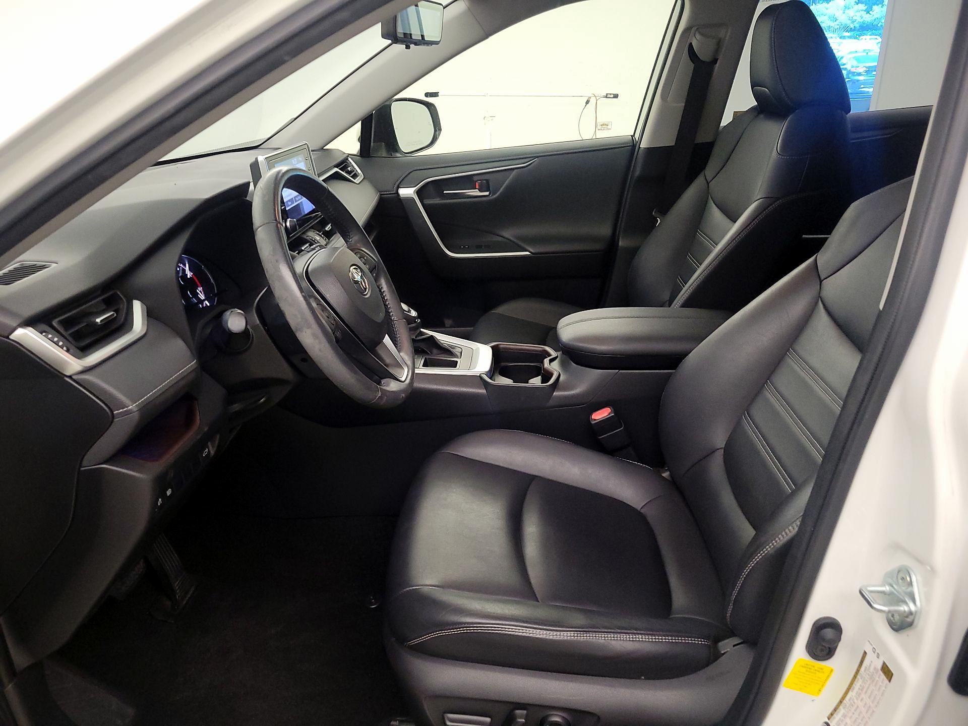 Thumbnail: 2019 Toyota RAV4 - 11