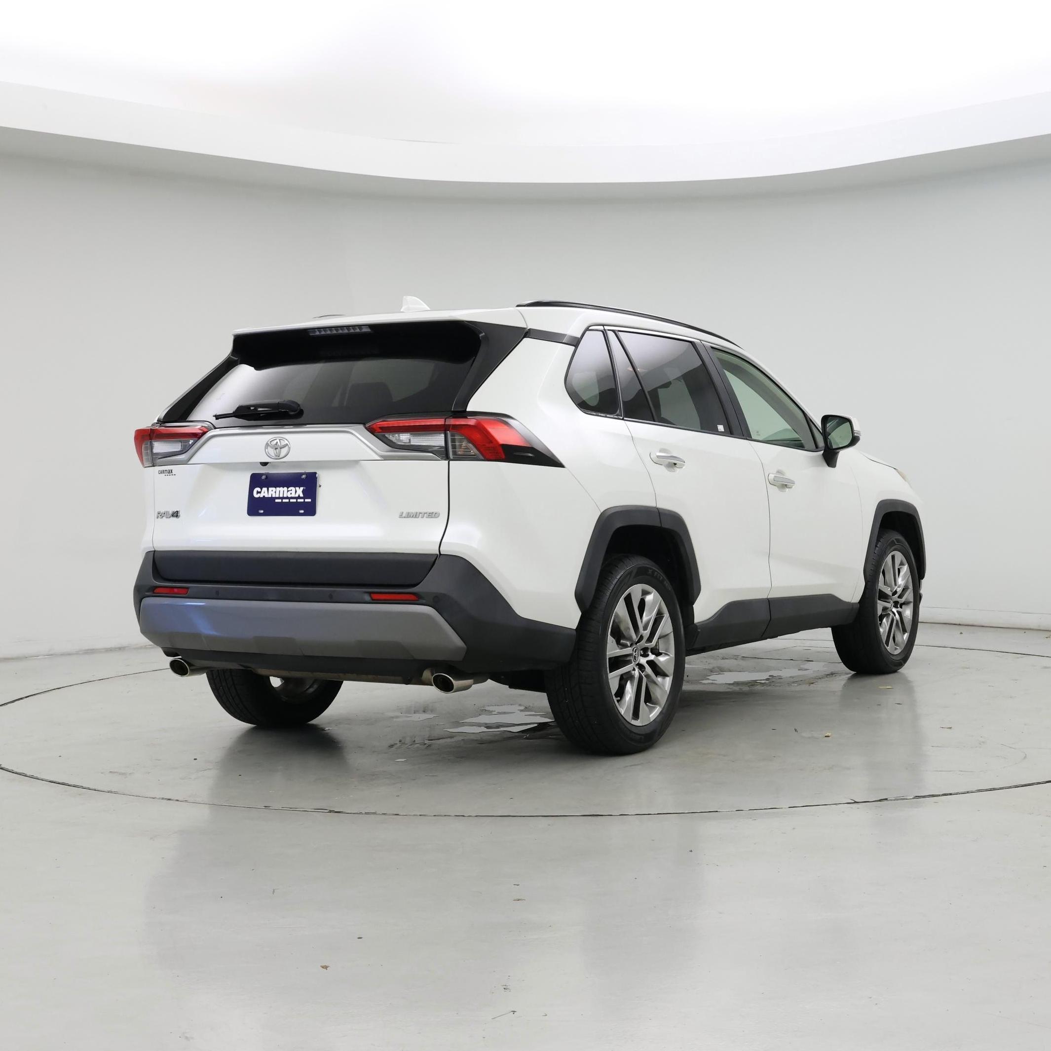 Thumbnail: 2019 Toyota RAV4 - 8