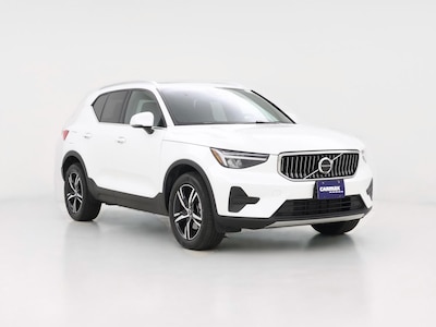 White 2025 Volvo XC40 B5 Core Bright Theme