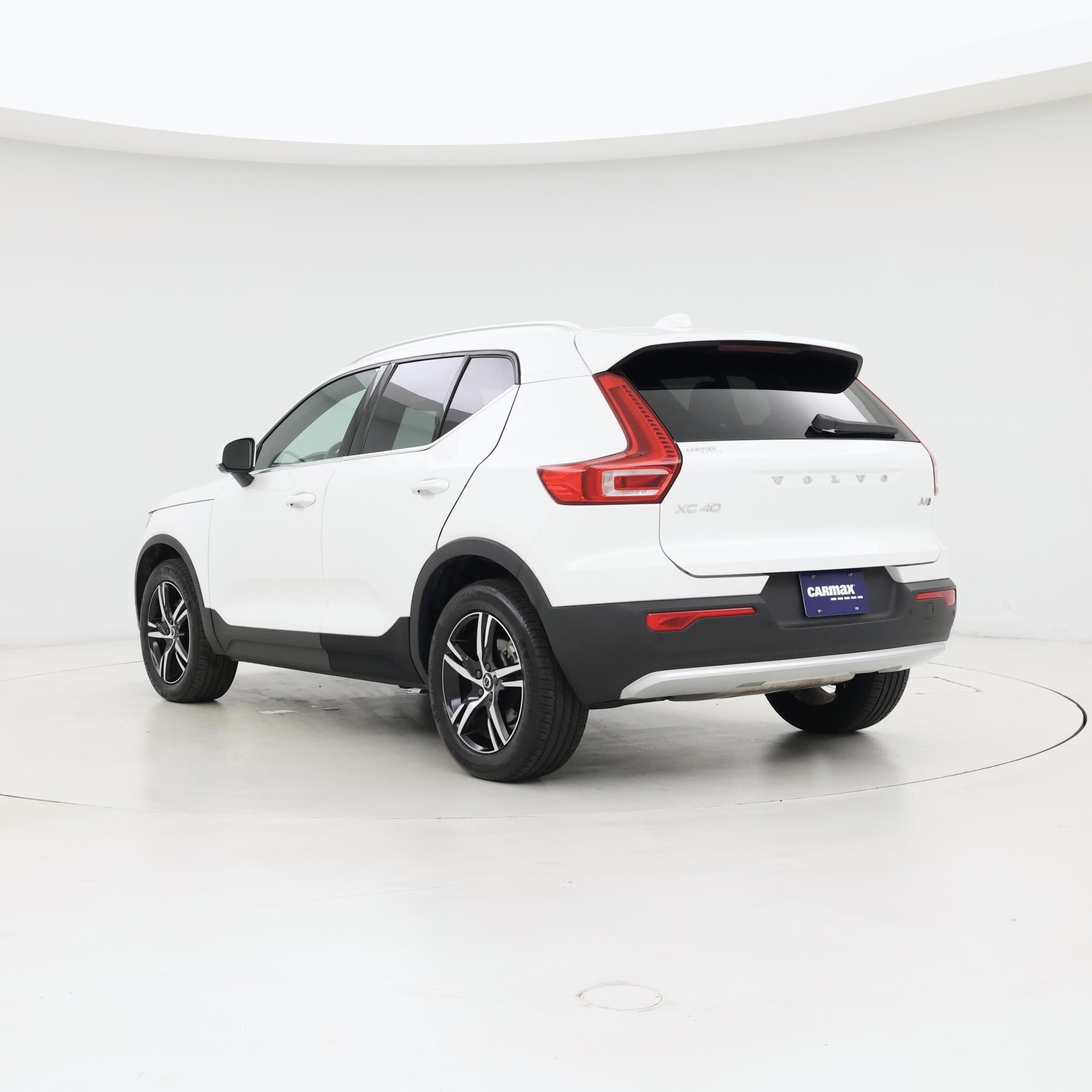 Thumbnail: 2025 Volvo XC40 - 2