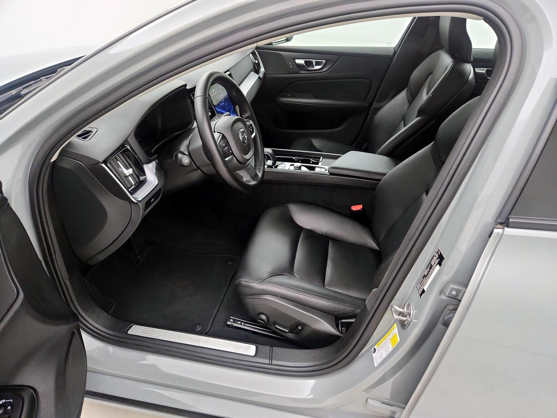 Thumbnail: 2025 Volvo S60 - 11