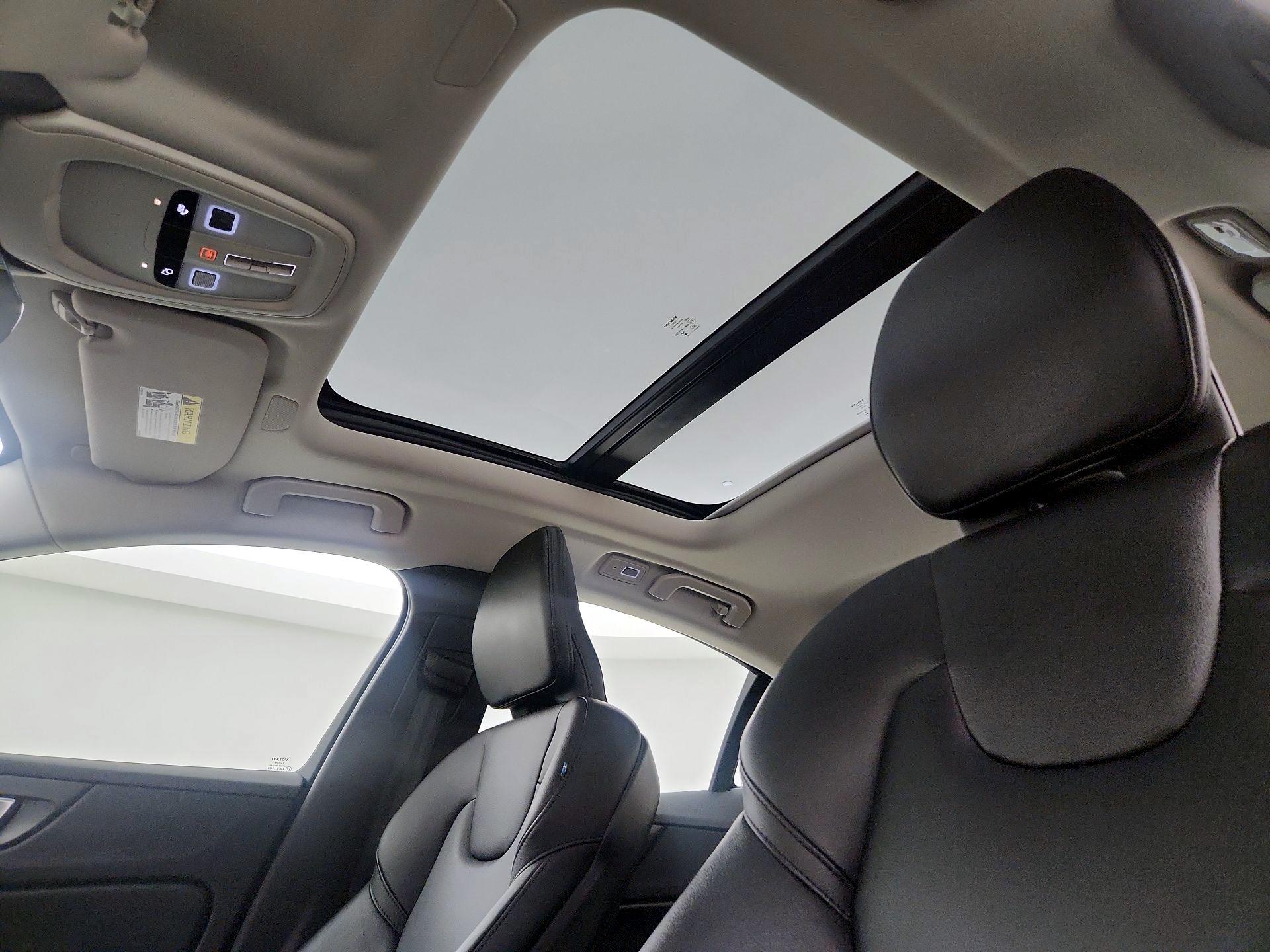 Thumbnail: 2025 Volvo S60 - 20