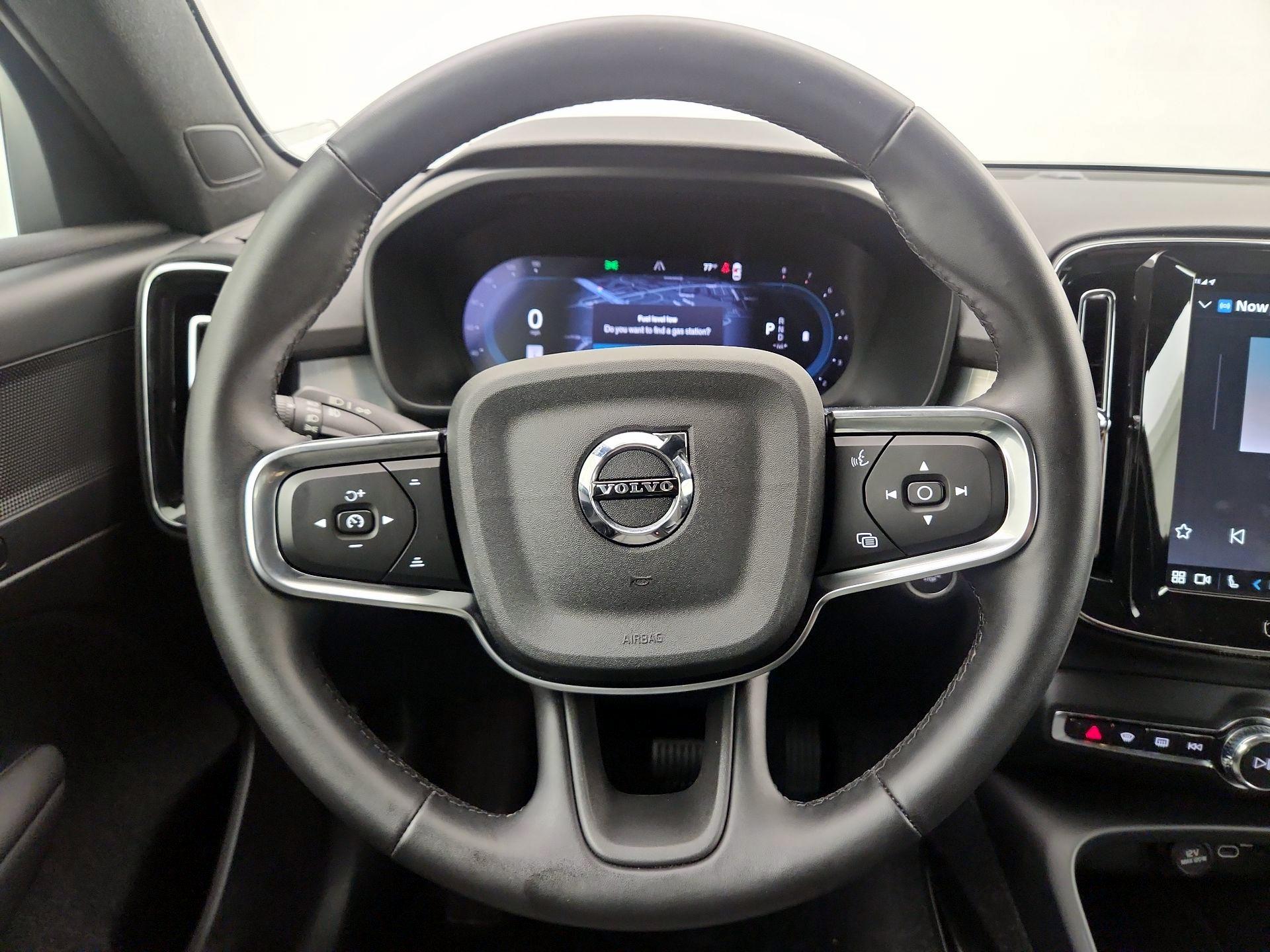 Thumbnail: 2025 Volvo XC40 - 10