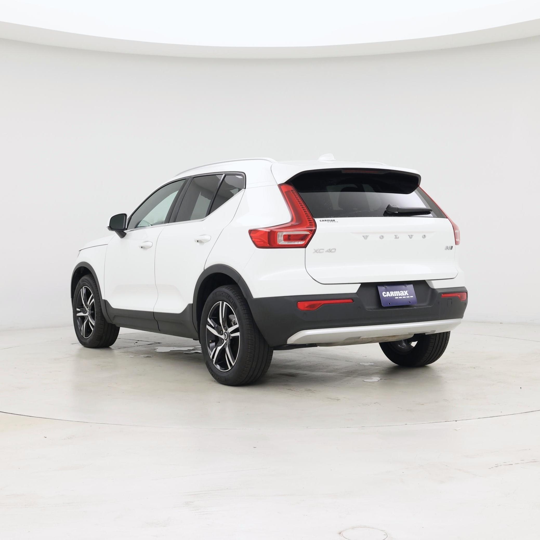 Thumbnail: 2025 Volvo XC40 - 2