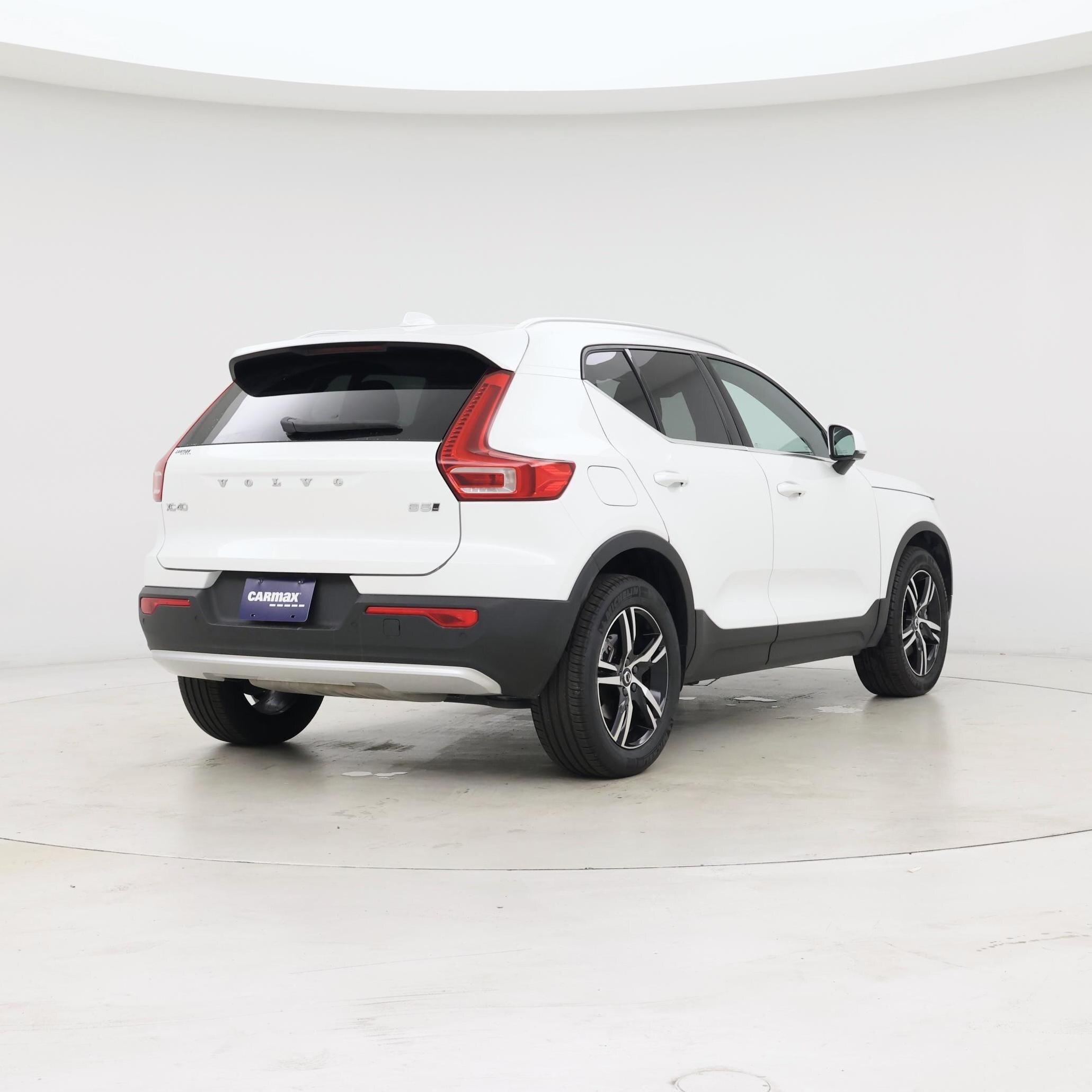 Thumbnail: 2025 Volvo XC40 - 8
