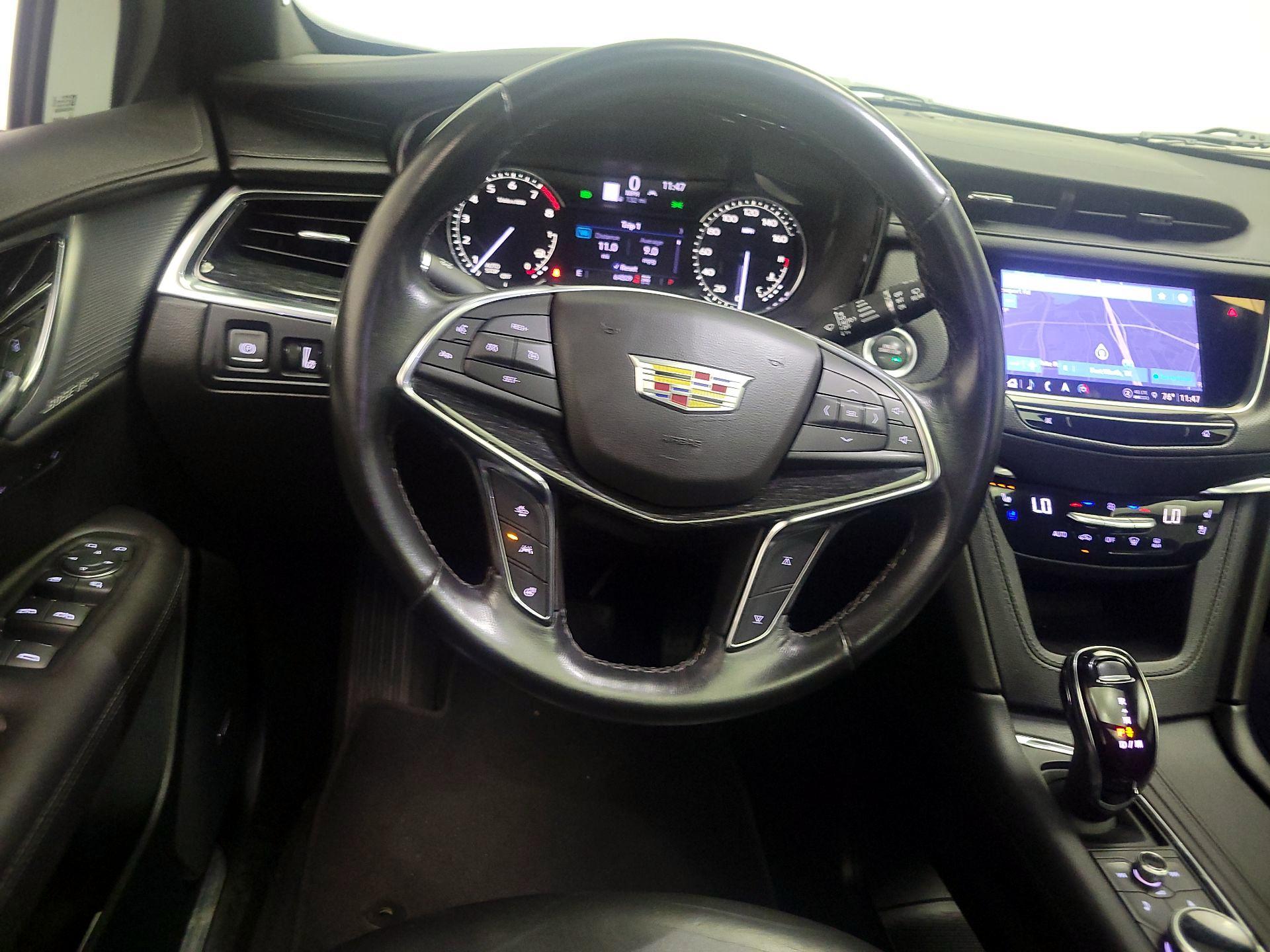 Thumbnail: 2023 Cadillac XT5 - 10