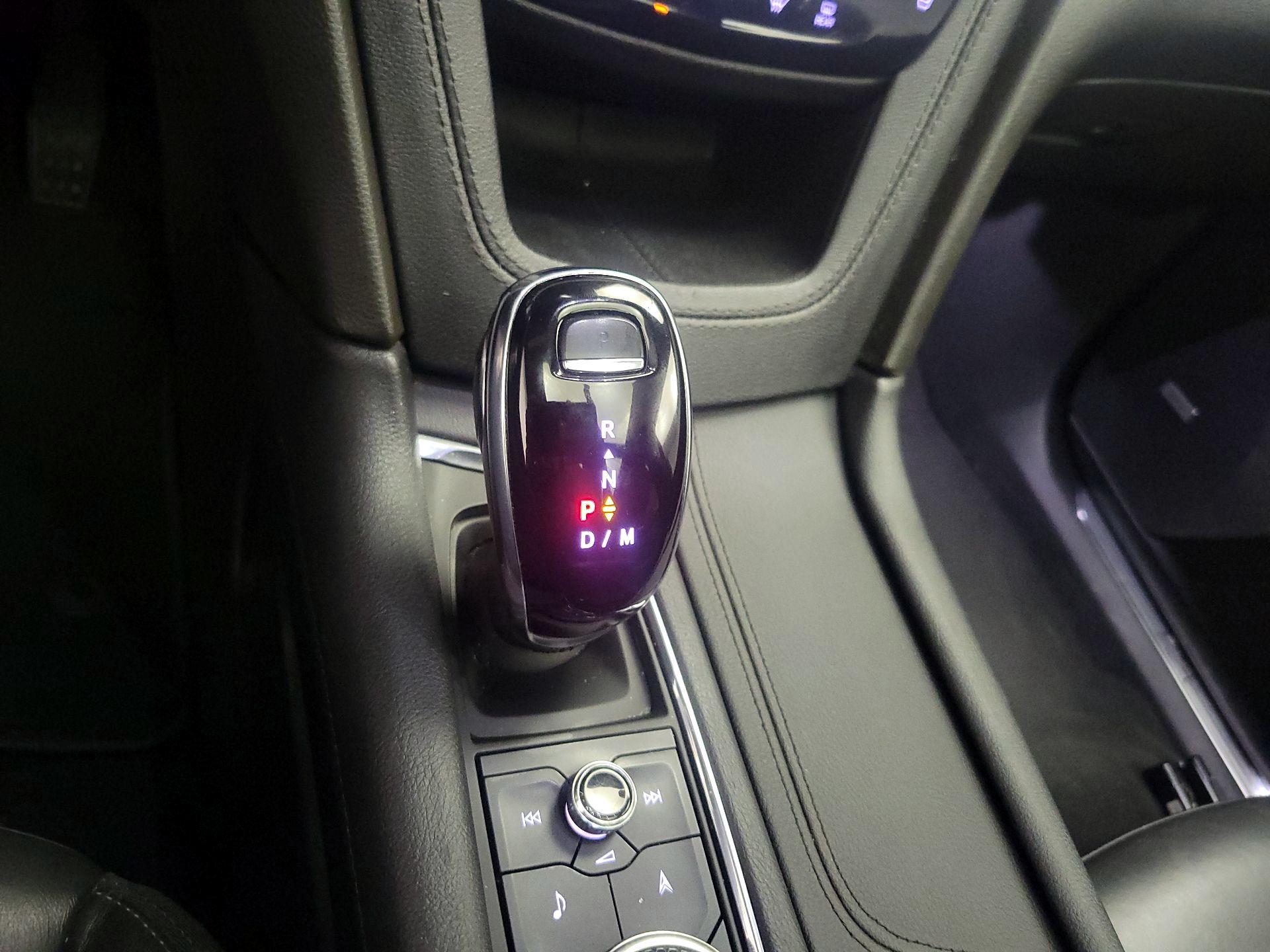 Thumbnail: 2023 Cadillac XT5 - 18