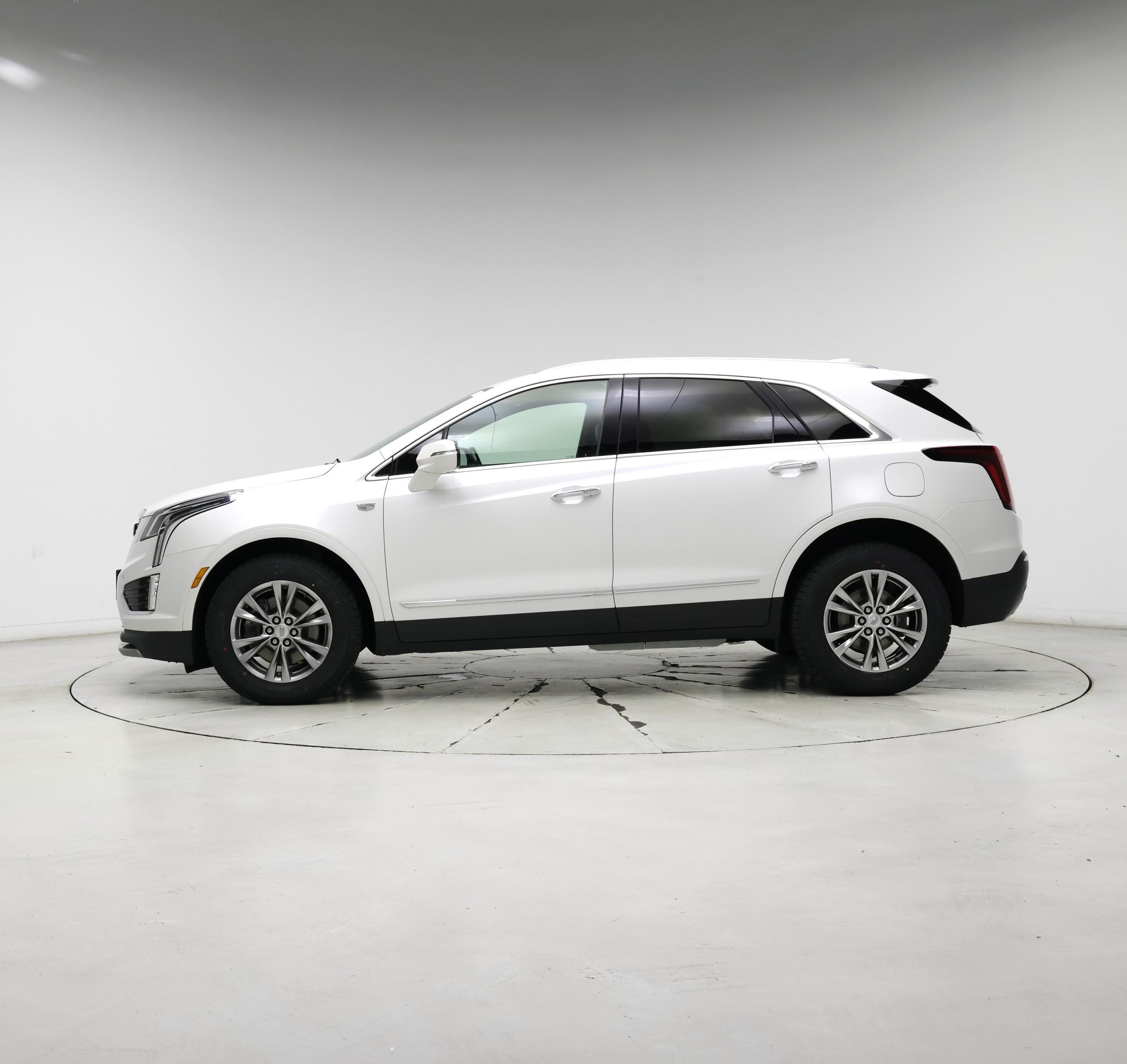 Thumbnail: 2023 Cadillac XT5 - 3