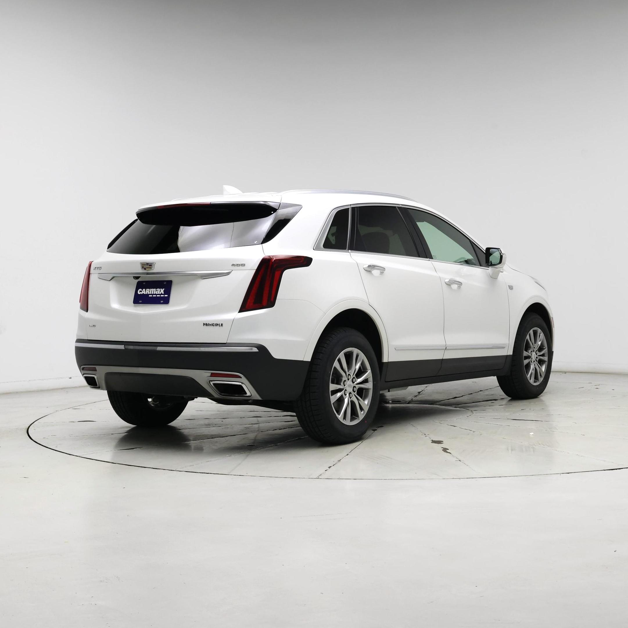 Thumbnail: 2023 Cadillac XT5 - 8