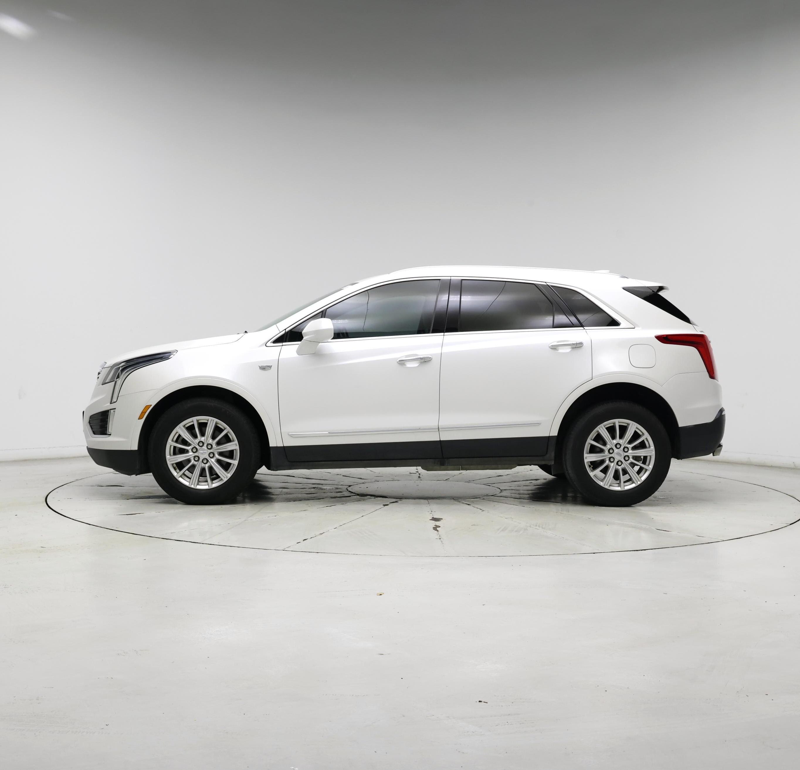 Thumbnail: 2018 Cadillac XT5 - 3