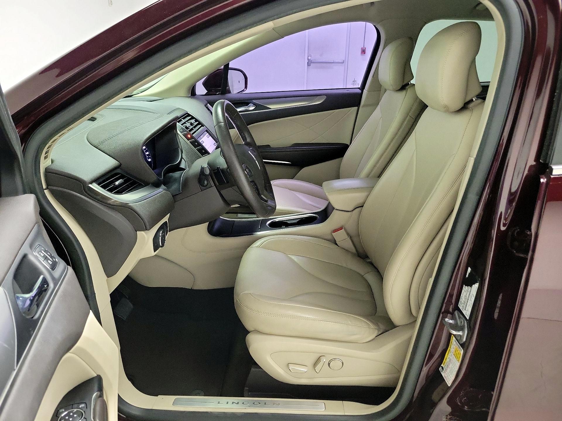 Thumbnail: 2019 Lincoln MKC - 11