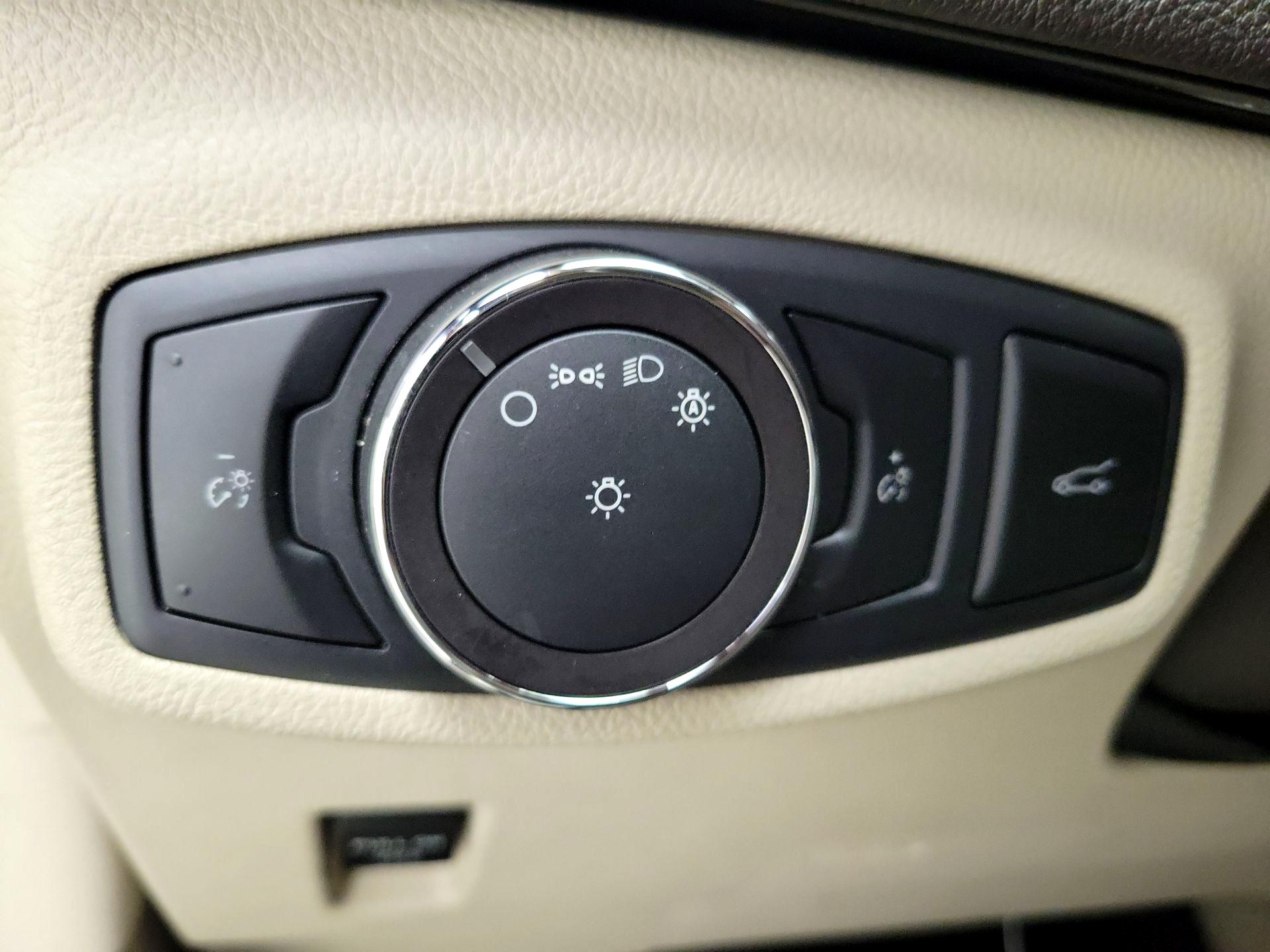 Thumbnail: 2019 Lincoln MKC - 13