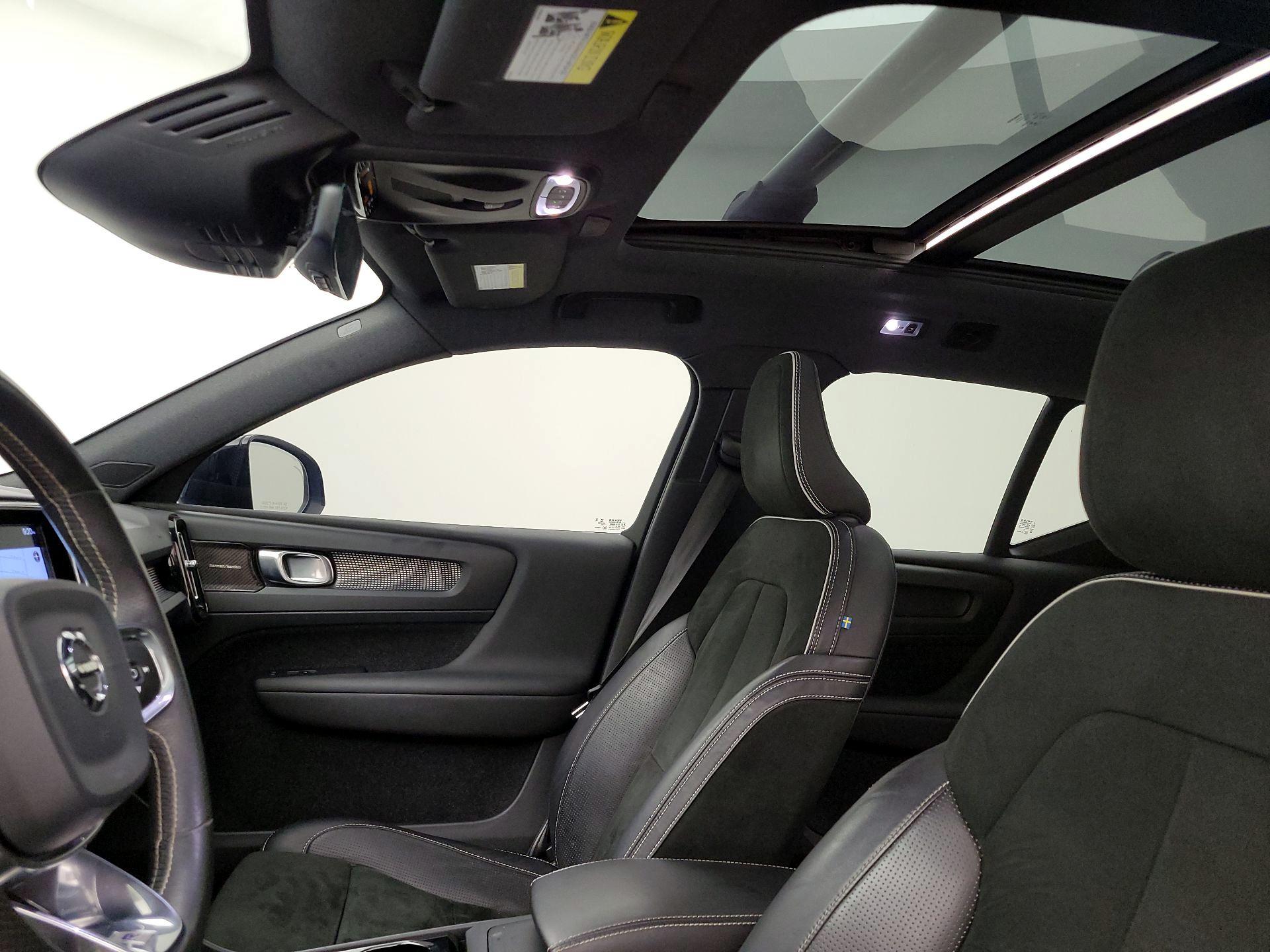 Thumbnail: 2019 Volvo XC40 - 20