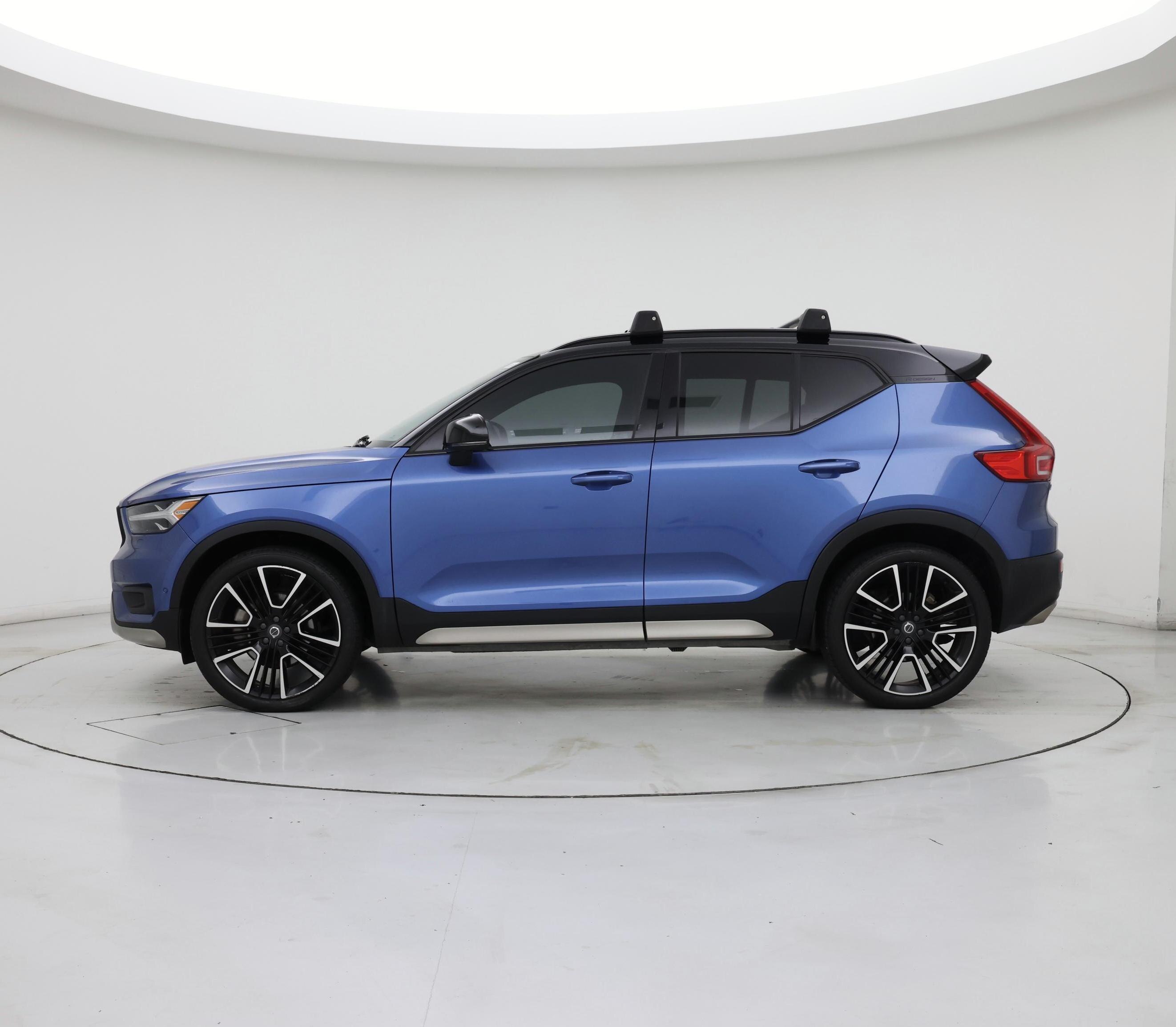 Thumbnail: 2019 Volvo XC40 - 3