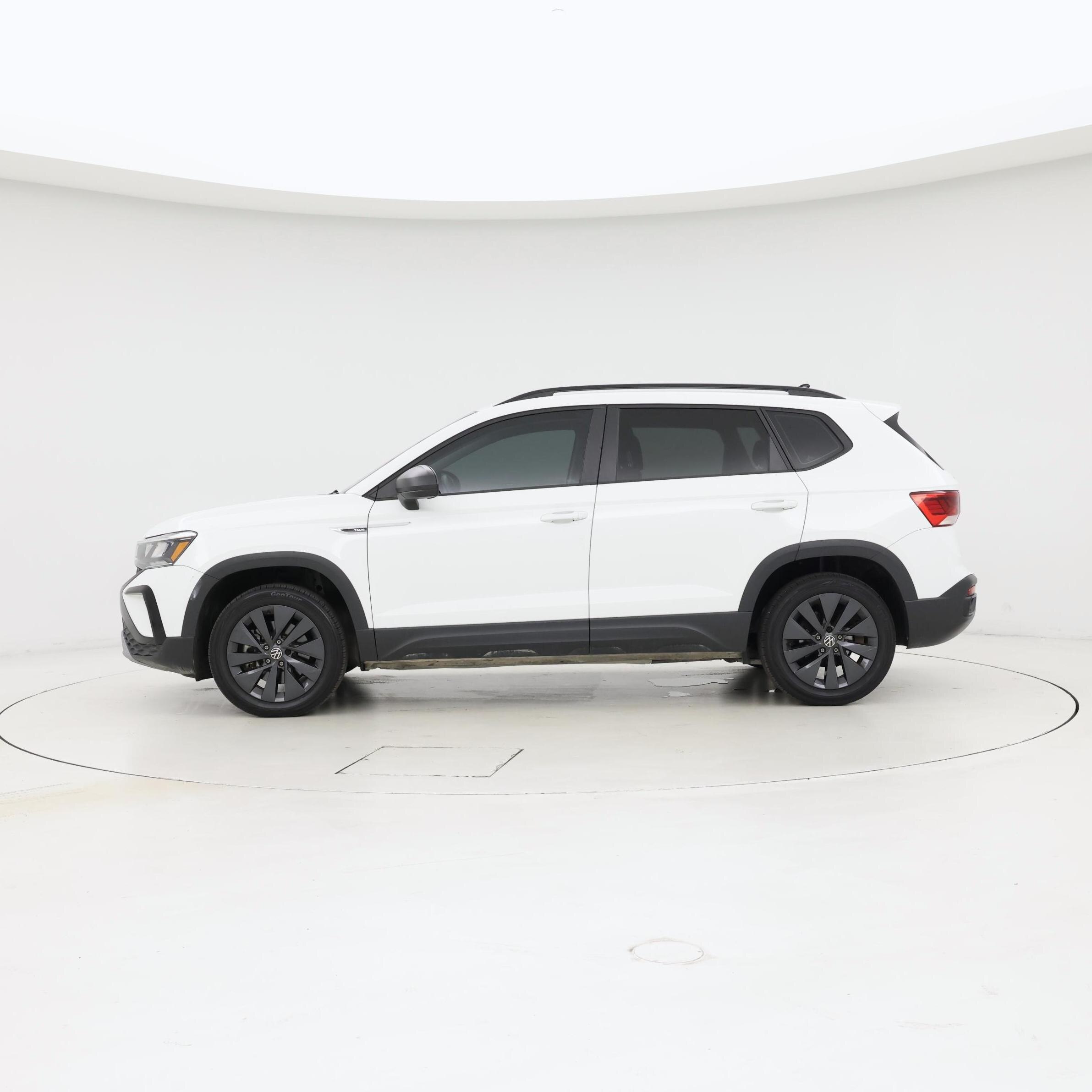 Thumbnail: 2023 Volkswagen Taos - 3