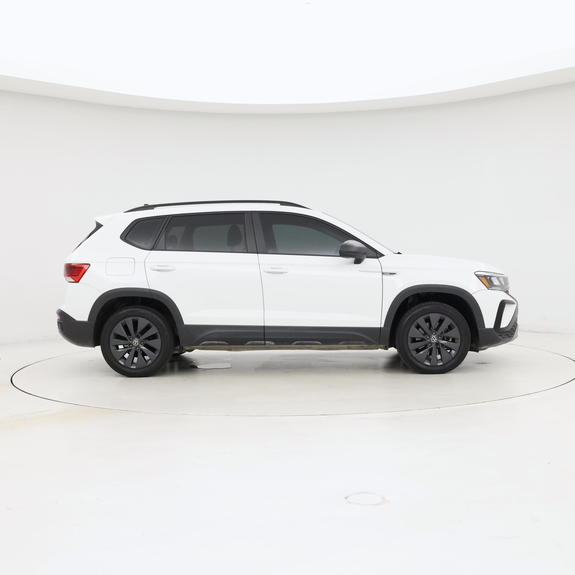 Thumbnail: 2023 Volkswagen Taos - 7