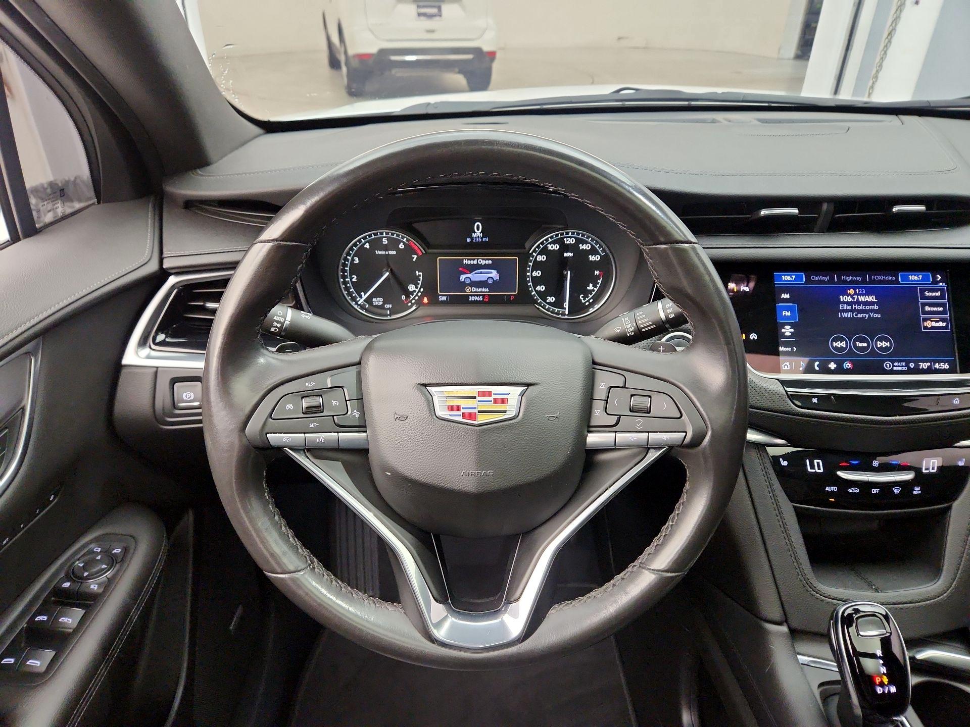 Thumbnail: 2023 Cadillac XT6 - 10