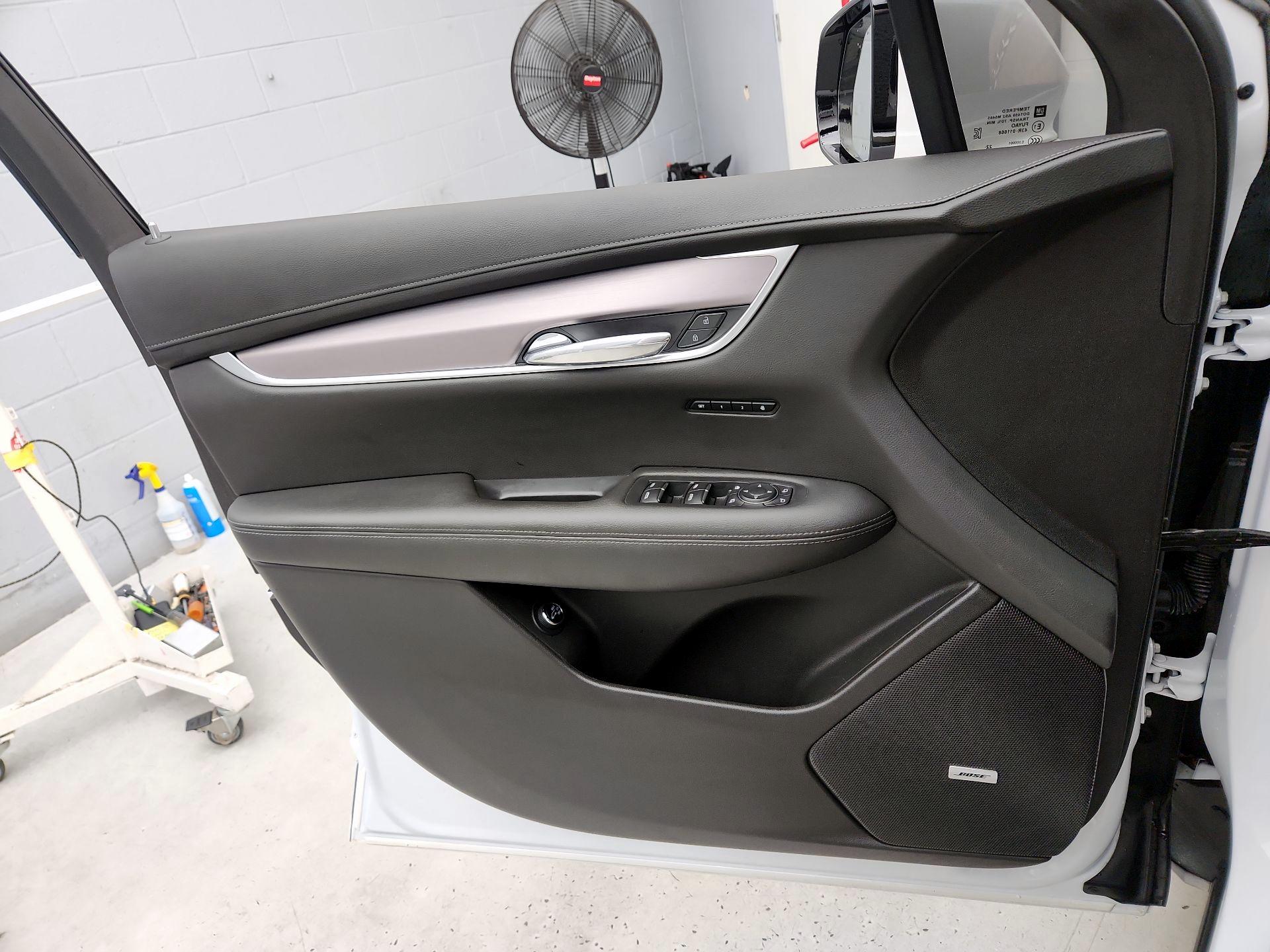 Thumbnail: 2023 Cadillac XT6 - 12