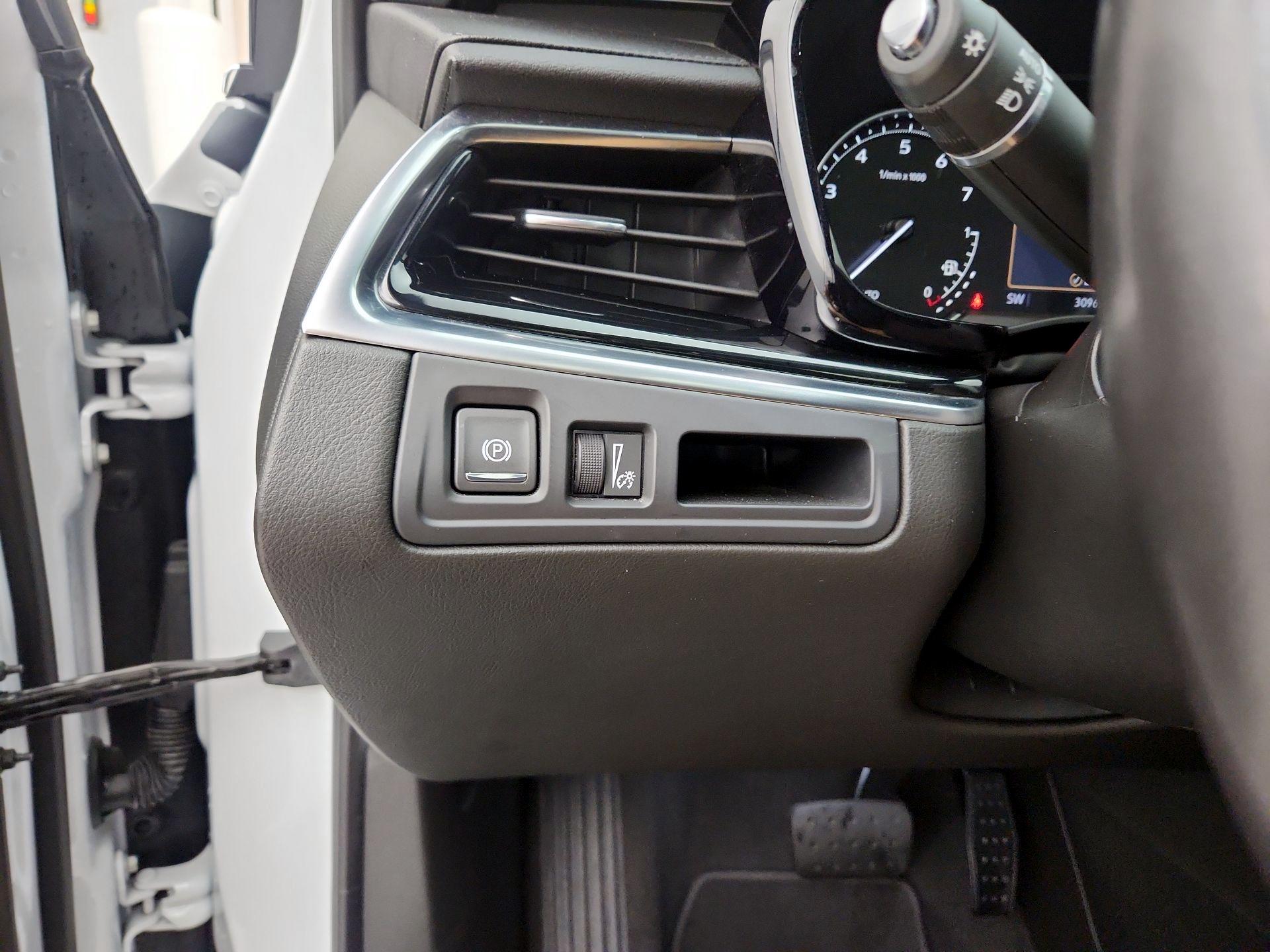 Thumbnail: 2023 Cadillac XT6 - 13