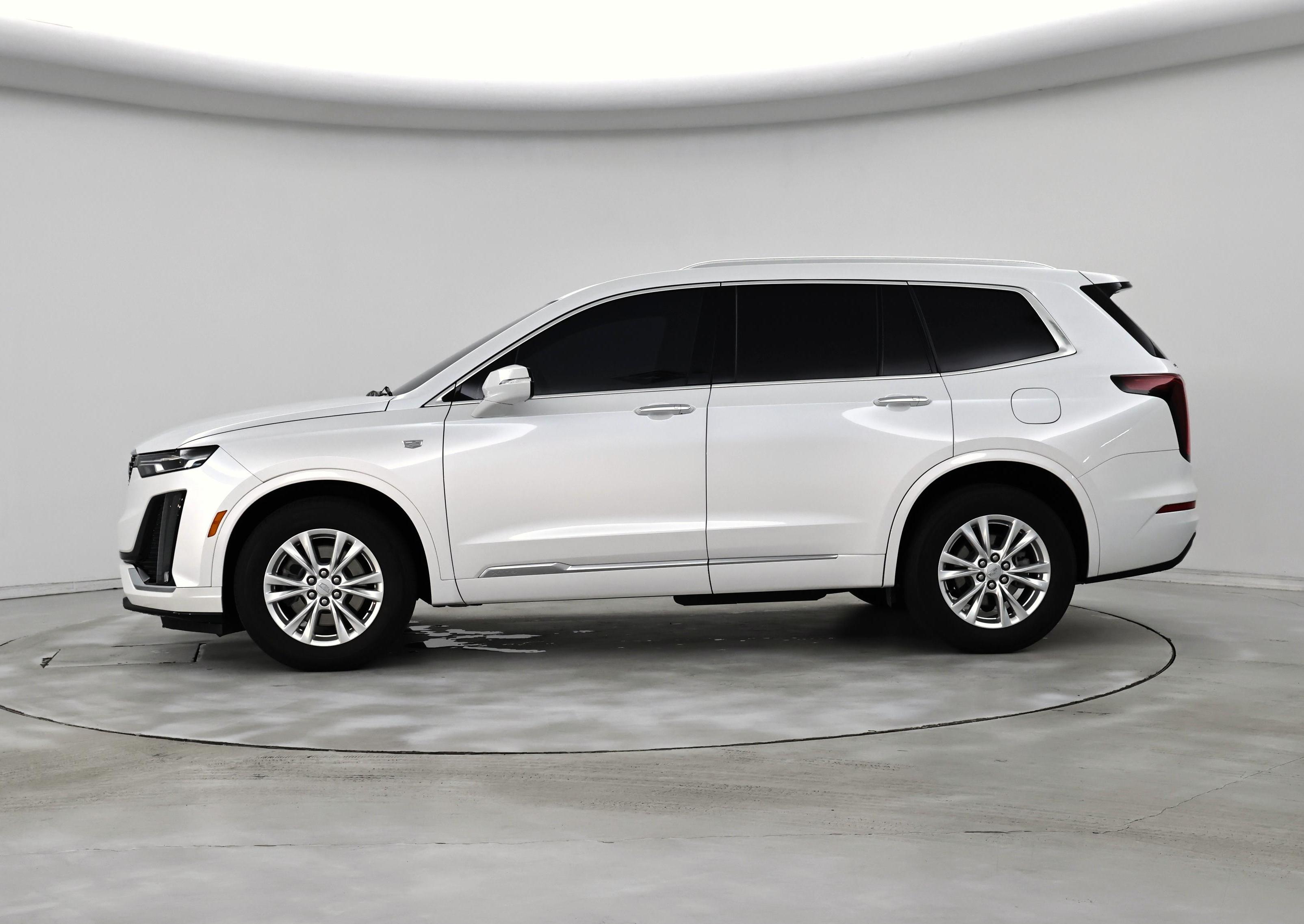 Thumbnail: 2023 Cadillac XT6 - 3