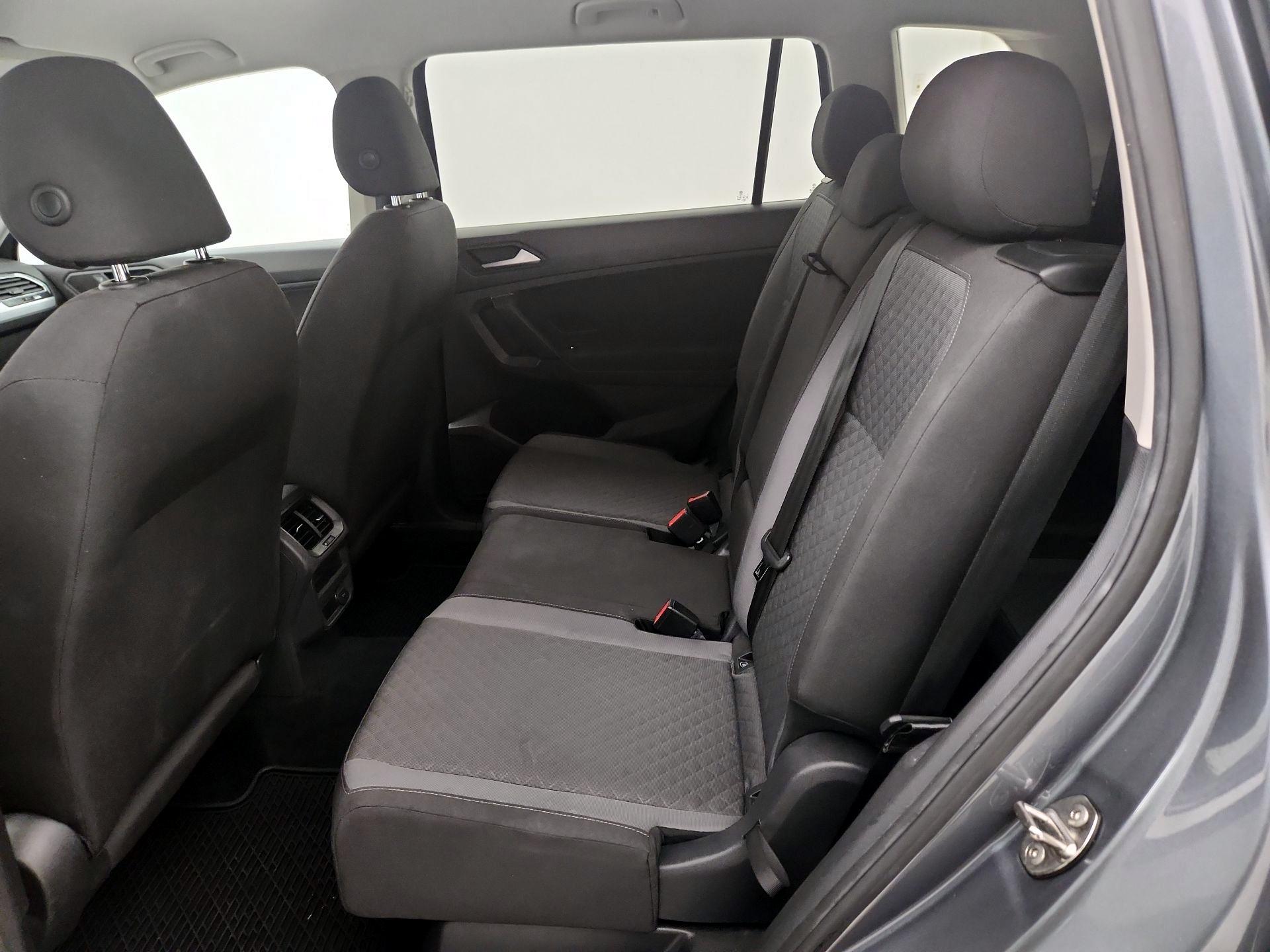 Thumbnail: 2019 Volkswagen Tiguan - 19