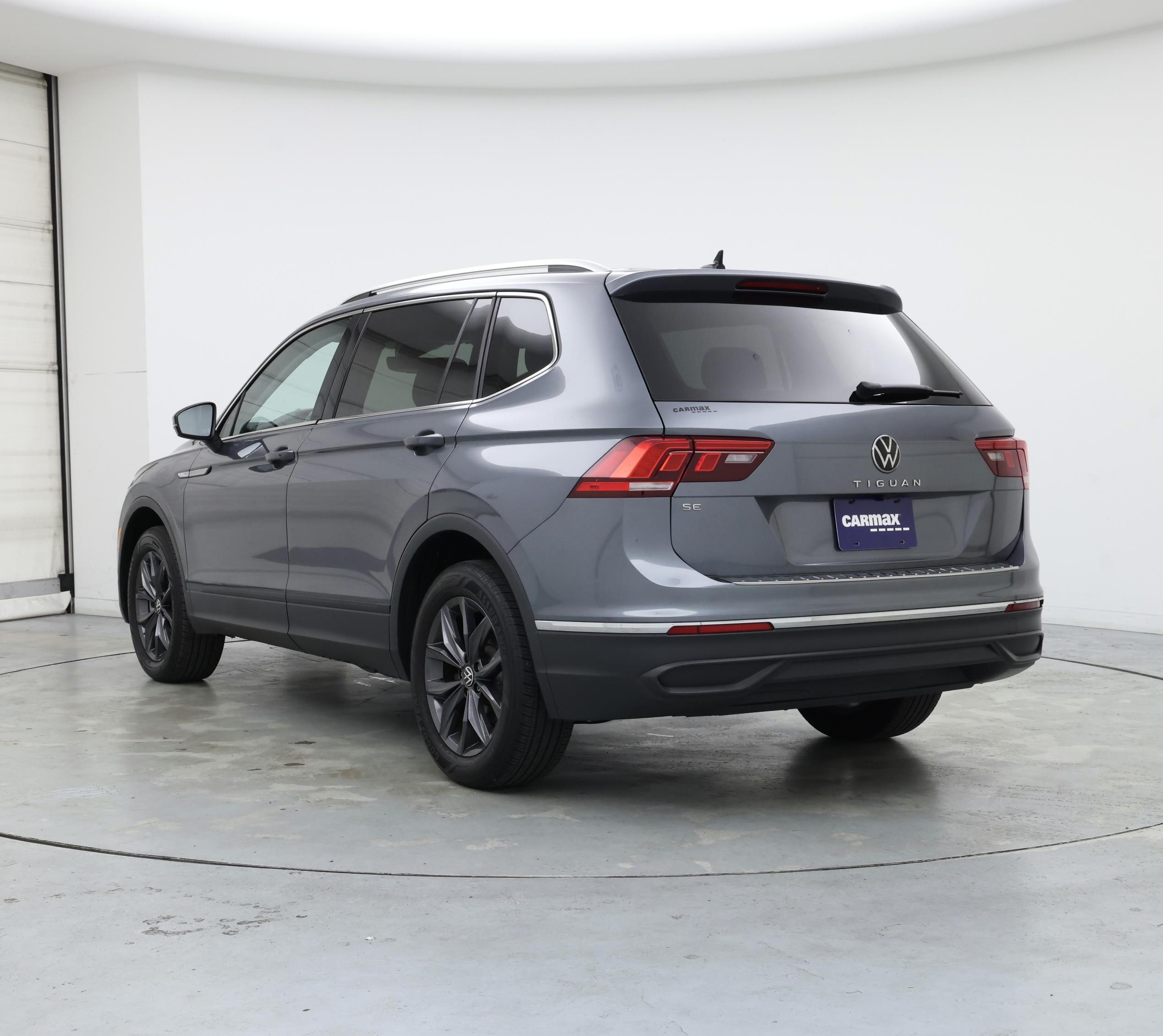 Thumbnail: 2023 Volkswagen Tiguan - 2