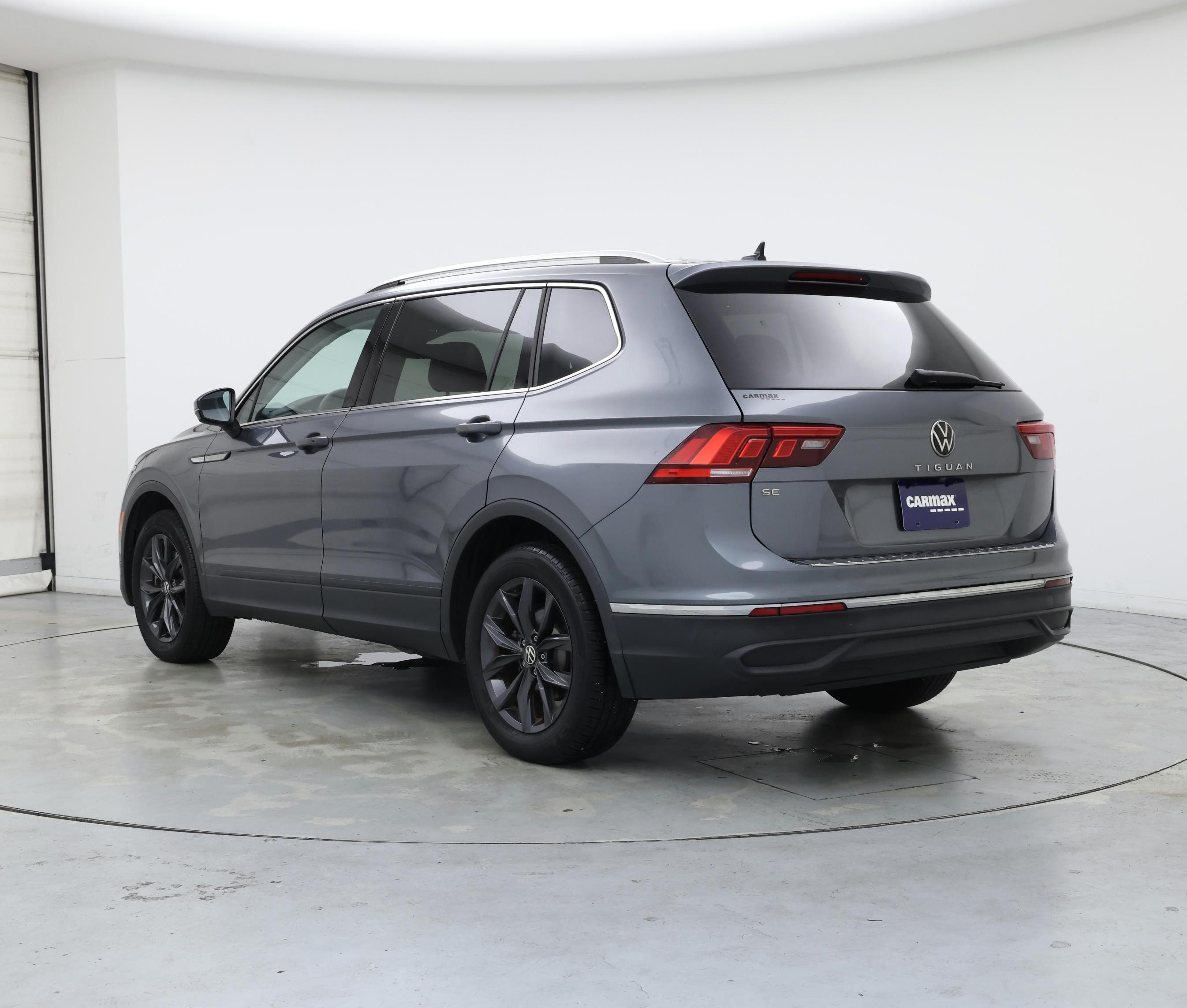 Thumbnail: 2022 Volkswagen Tiguan - 2