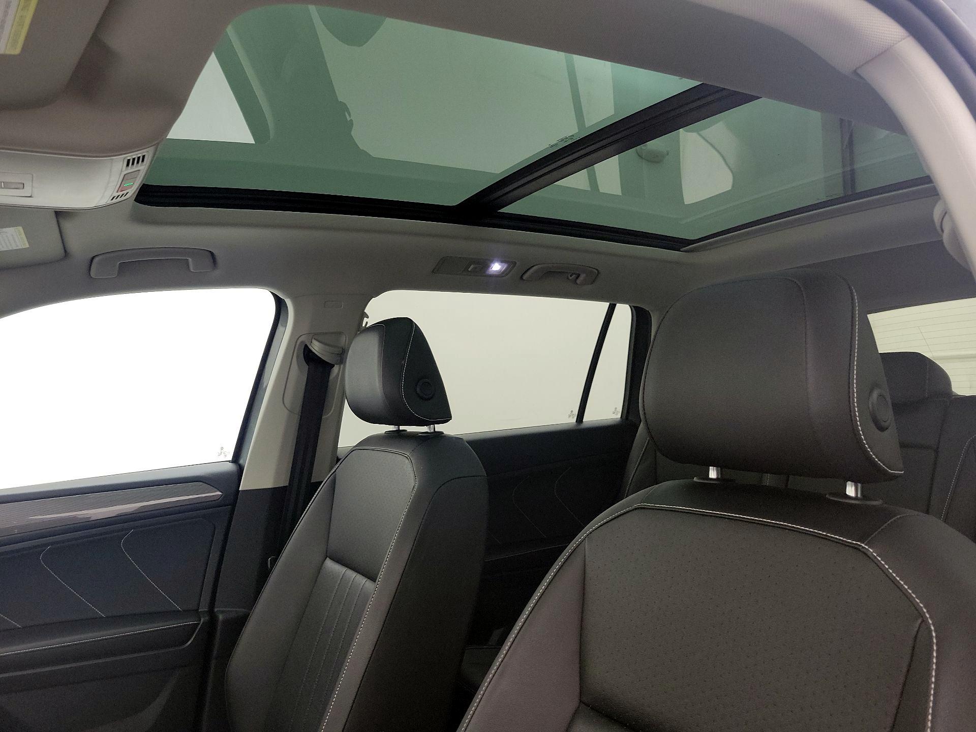 Thumbnail: 2022 Volkswagen Tiguan - 19