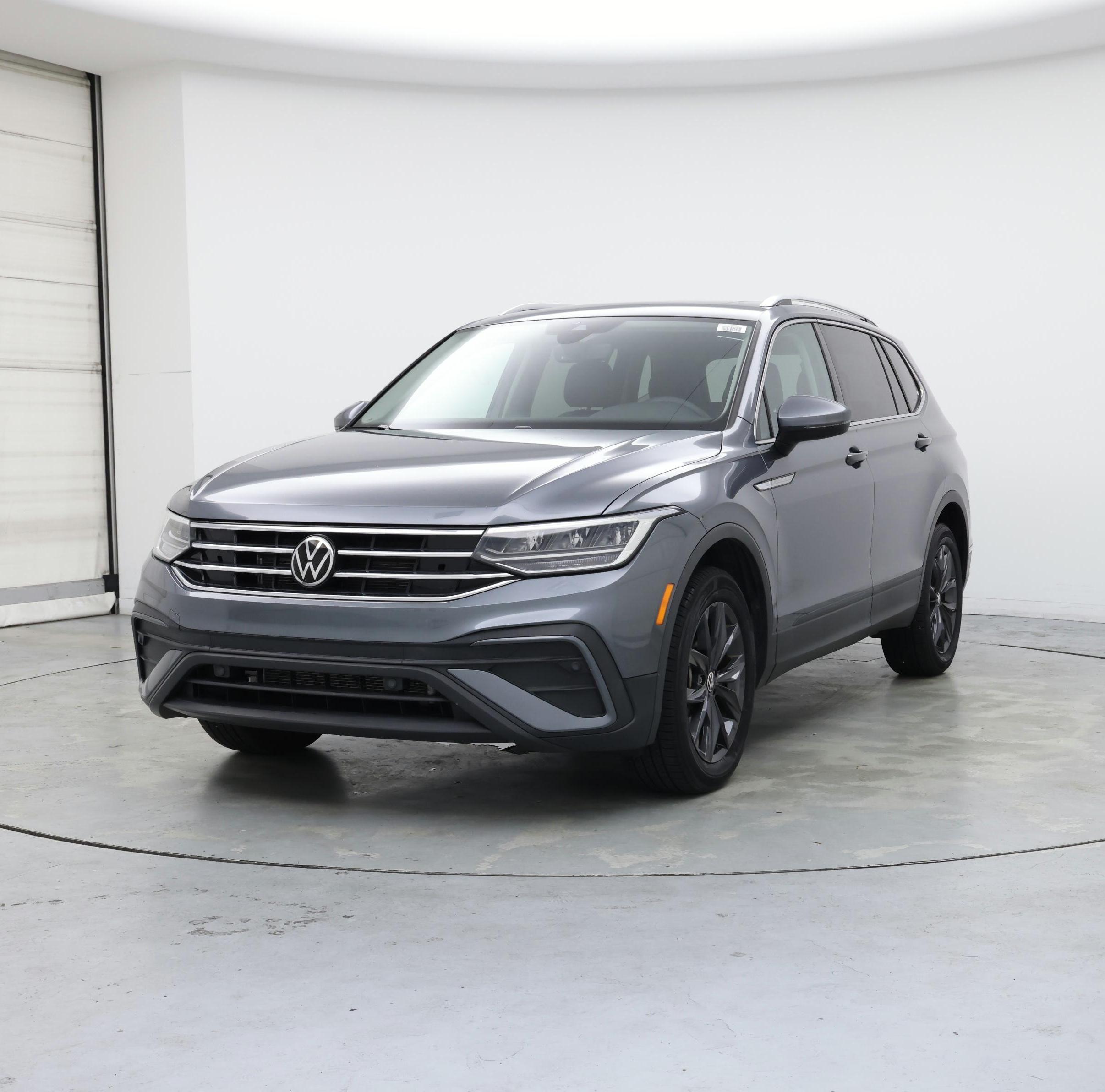 Thumbnail: 2022 Volkswagen Tiguan - 4