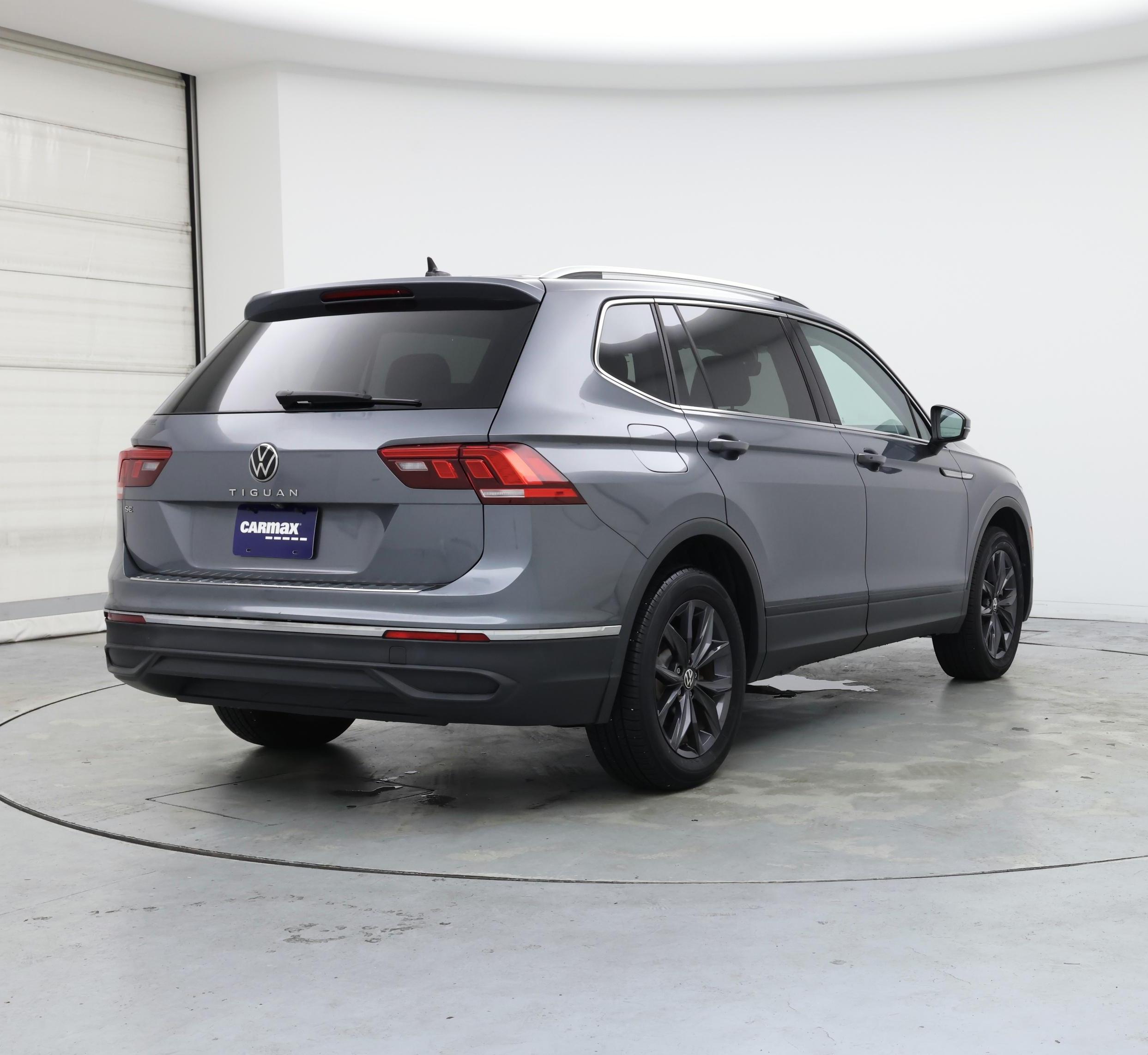Thumbnail: 2022 Volkswagen Tiguan - 8