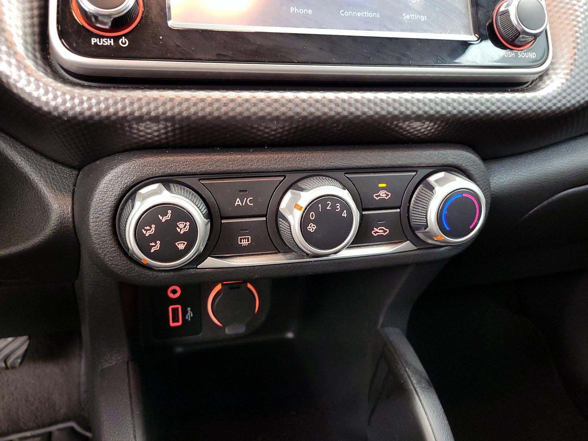 Thumbnail: 2020 Nissan Kicks - 16