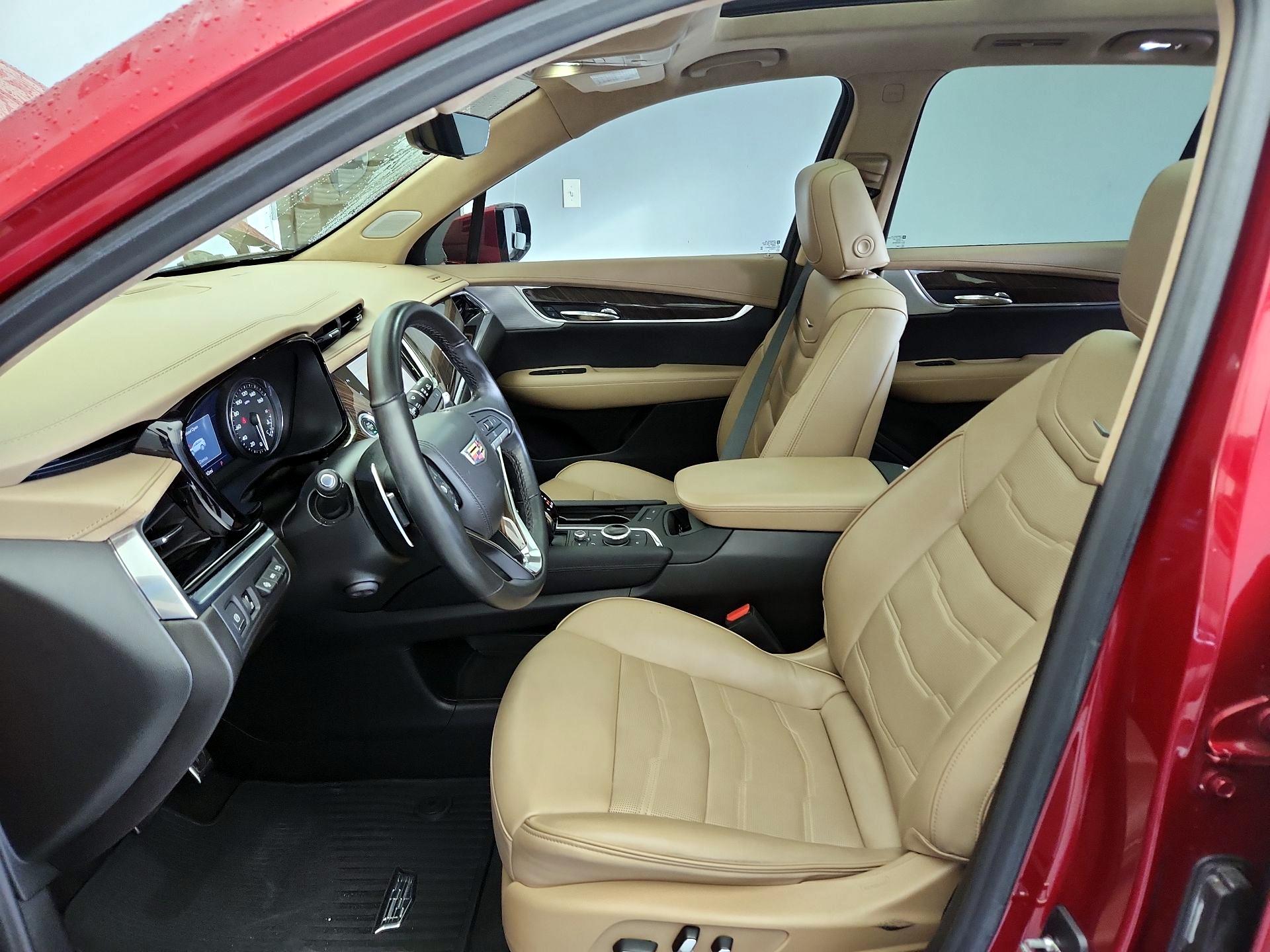 Thumbnail: 2023 Cadillac XT6 - 11