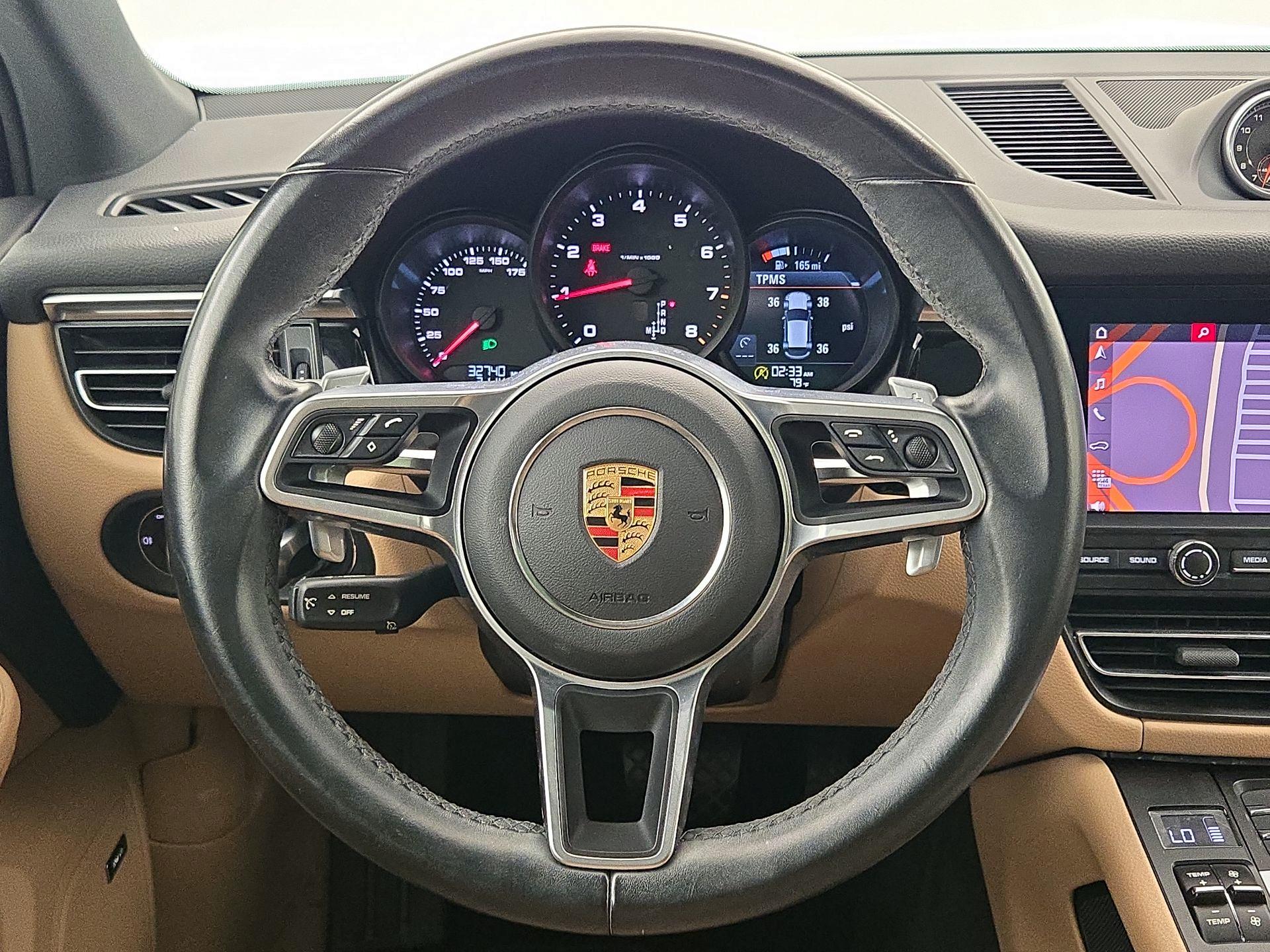 Thumbnail: 2021 Porsche Macan - 10