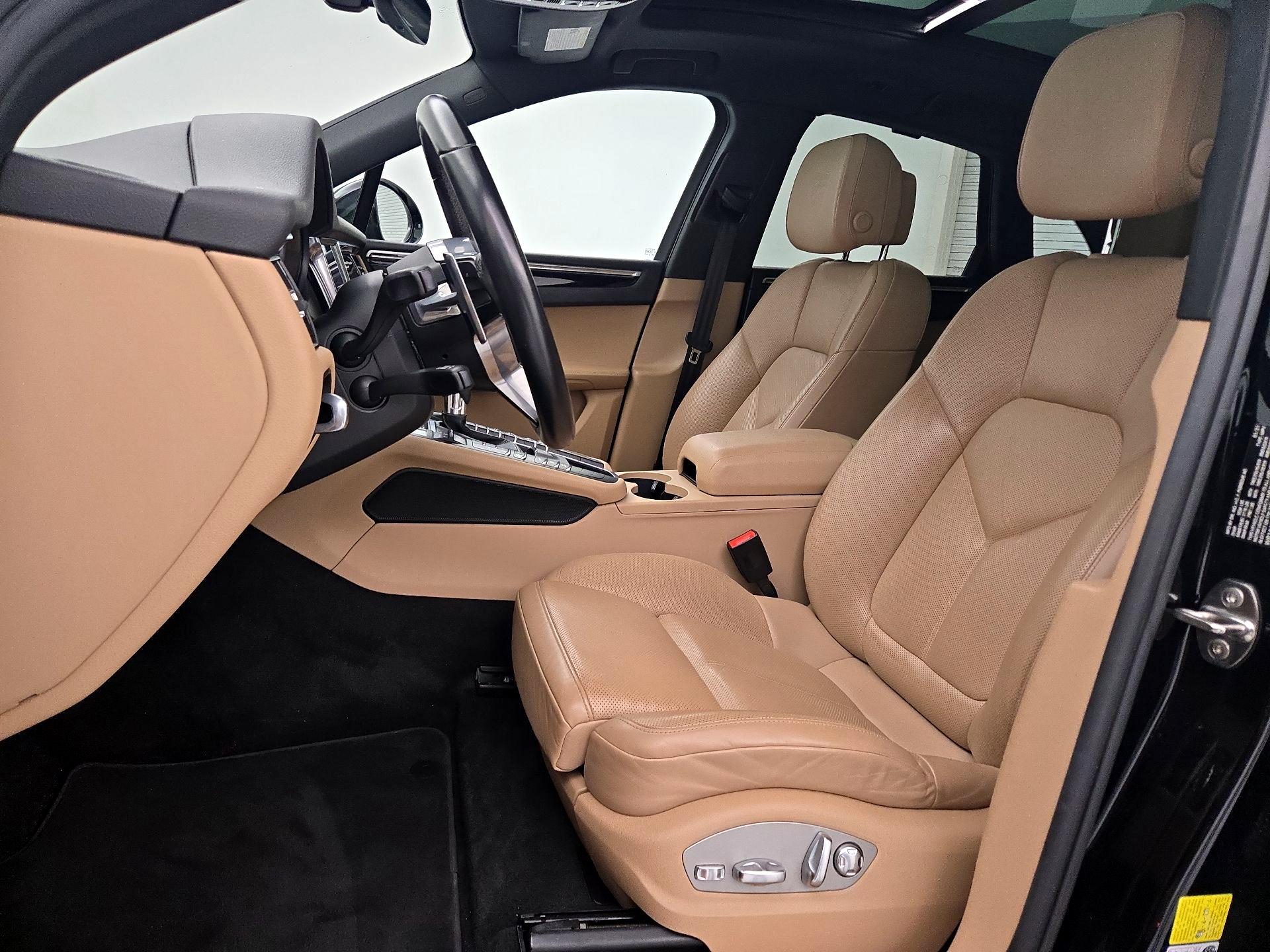 Thumbnail: 2021 Porsche Macan - 11