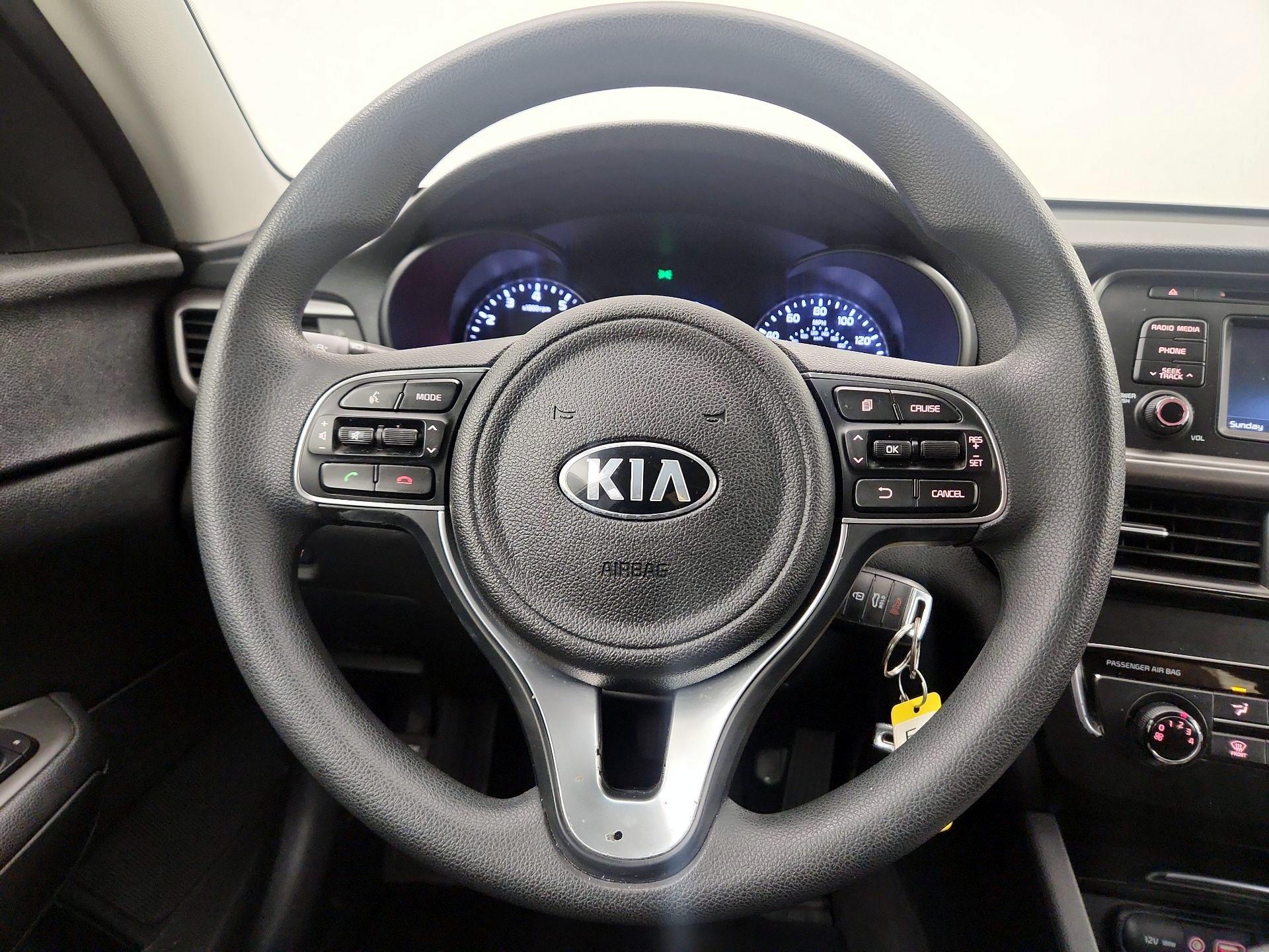 Thumbnail: 2016 Kia Optima - 10