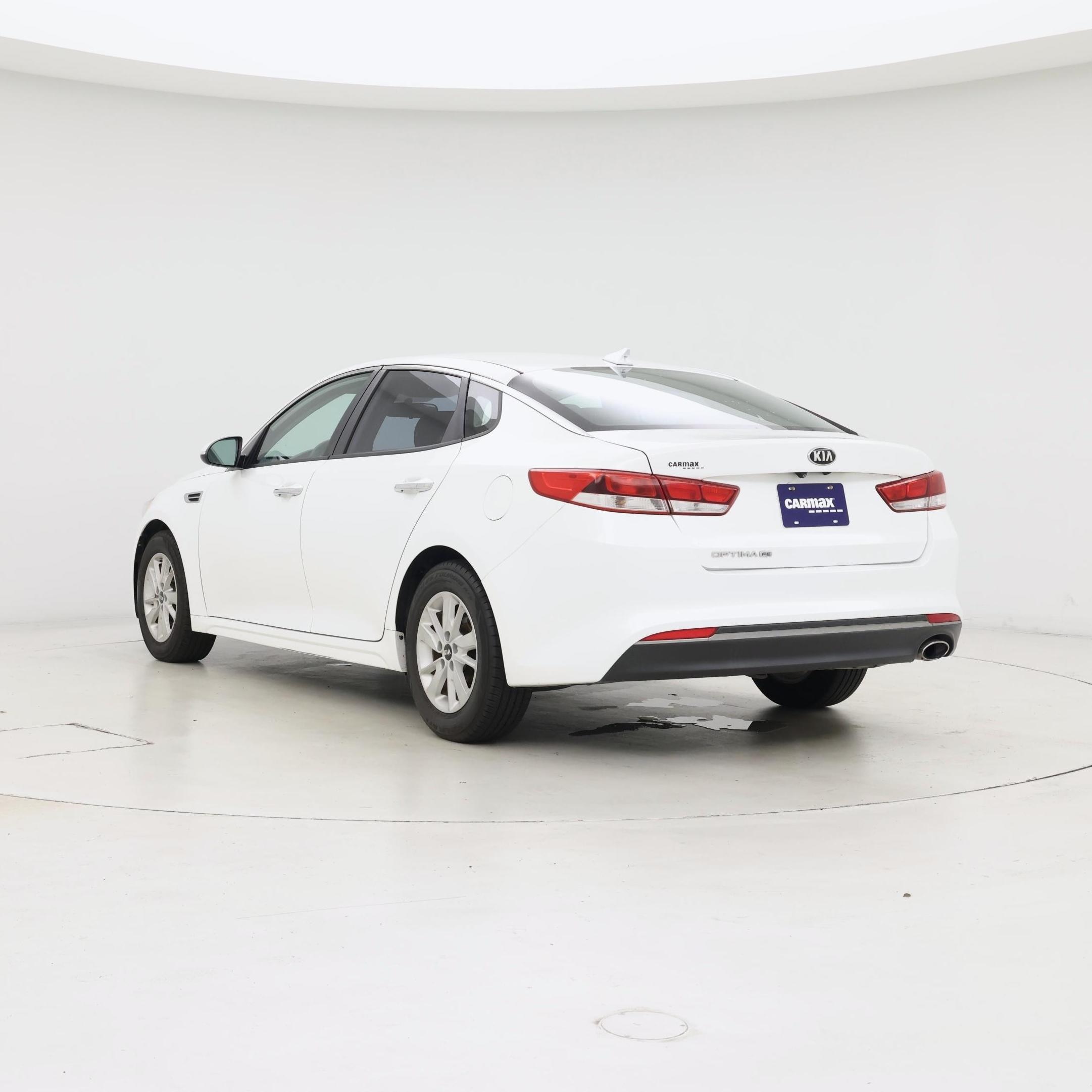 Thumbnail: 2016 Kia Optima - 2