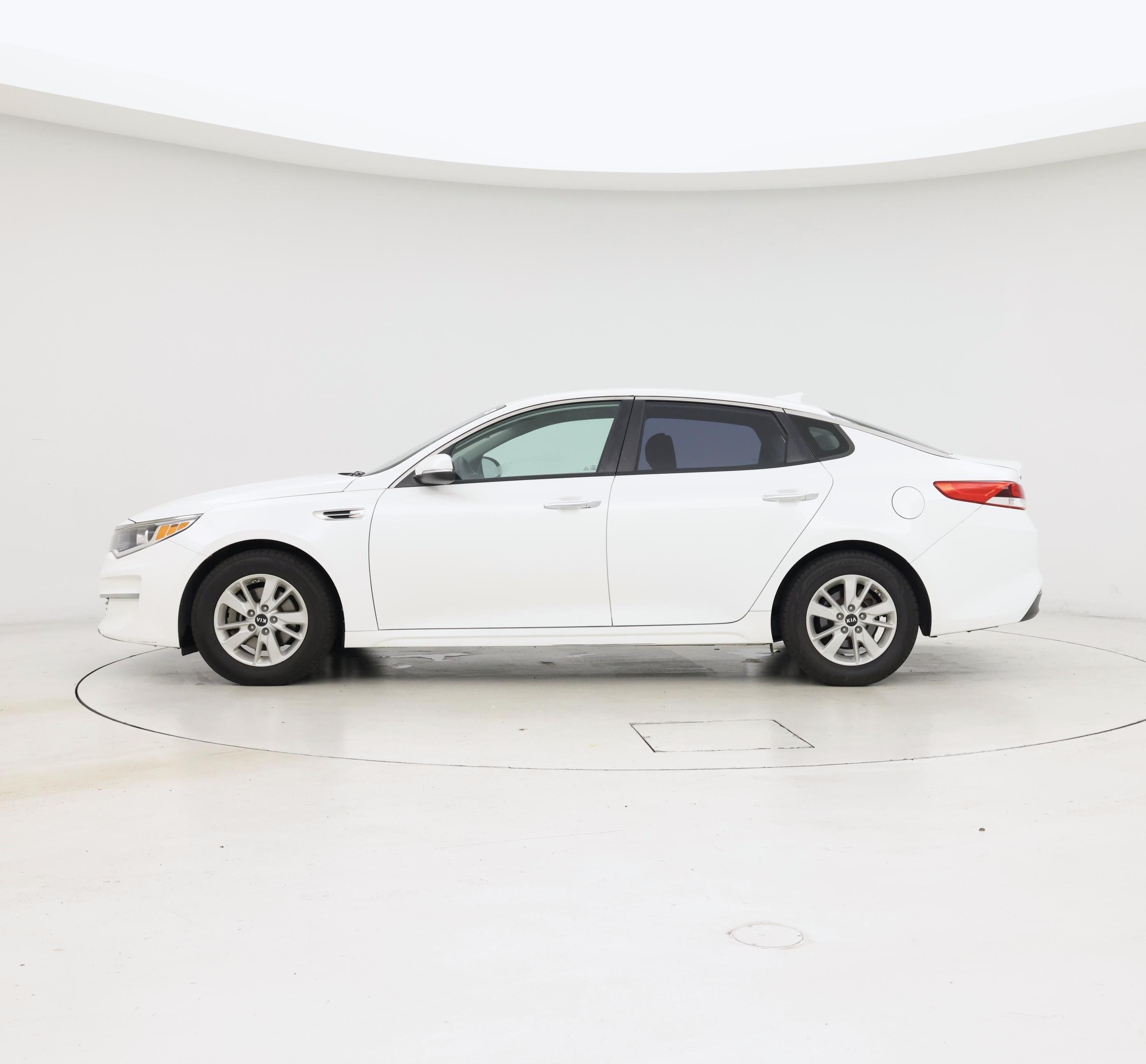 Thumbnail: 2016 Kia Optima - 3