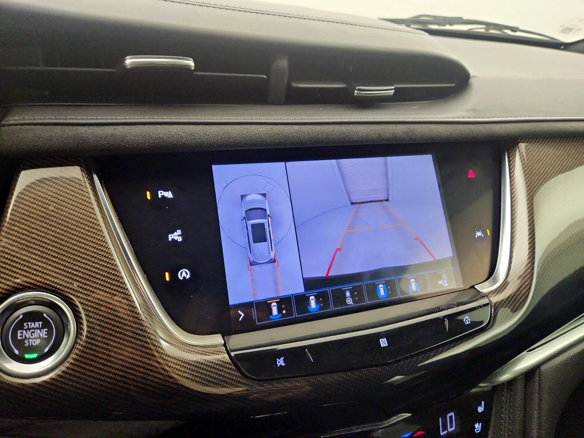 Thumbnail: 2020 Cadillac XT6 - 13