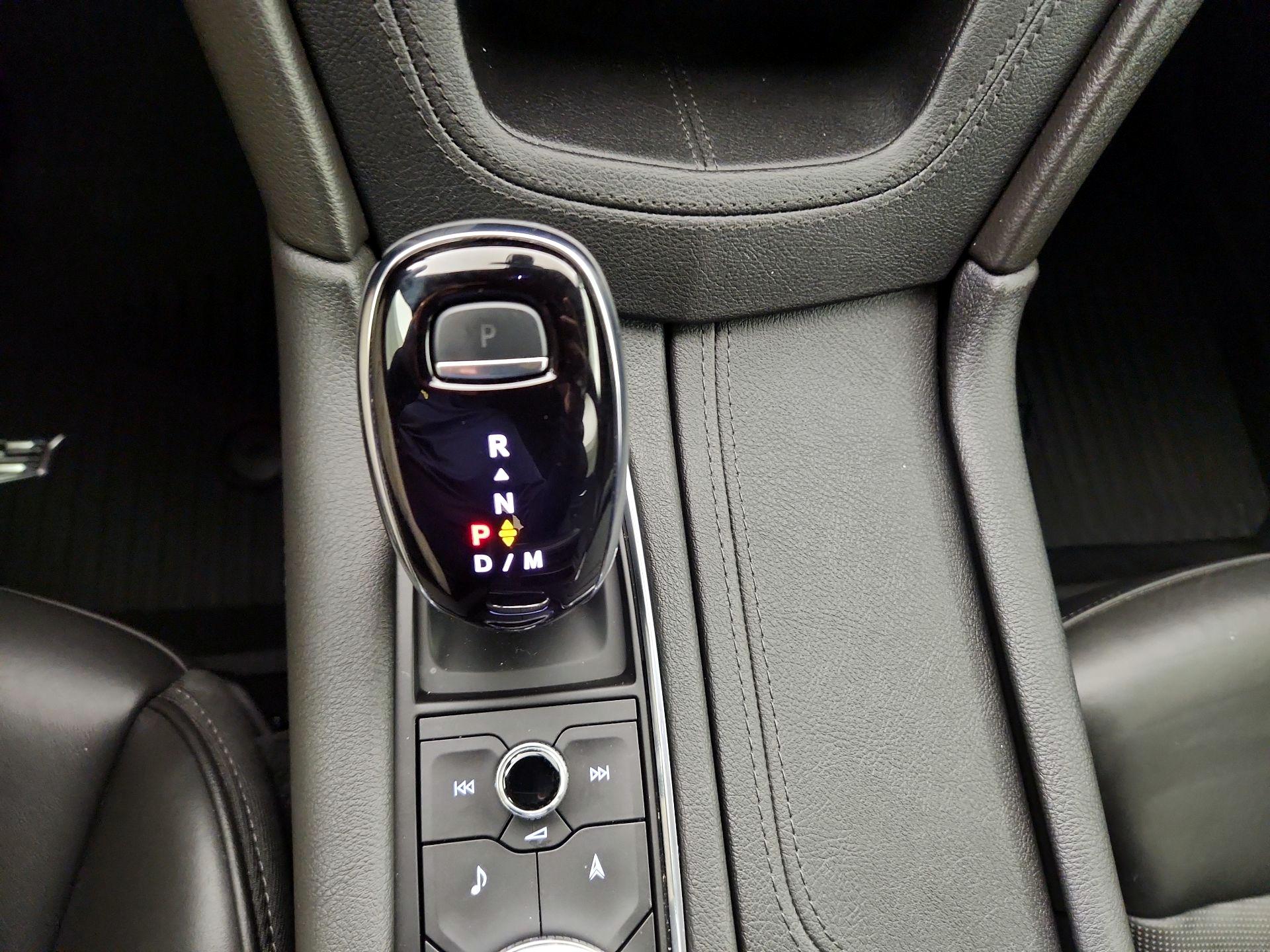 Thumbnail: 2020 Cadillac XT6 - 16